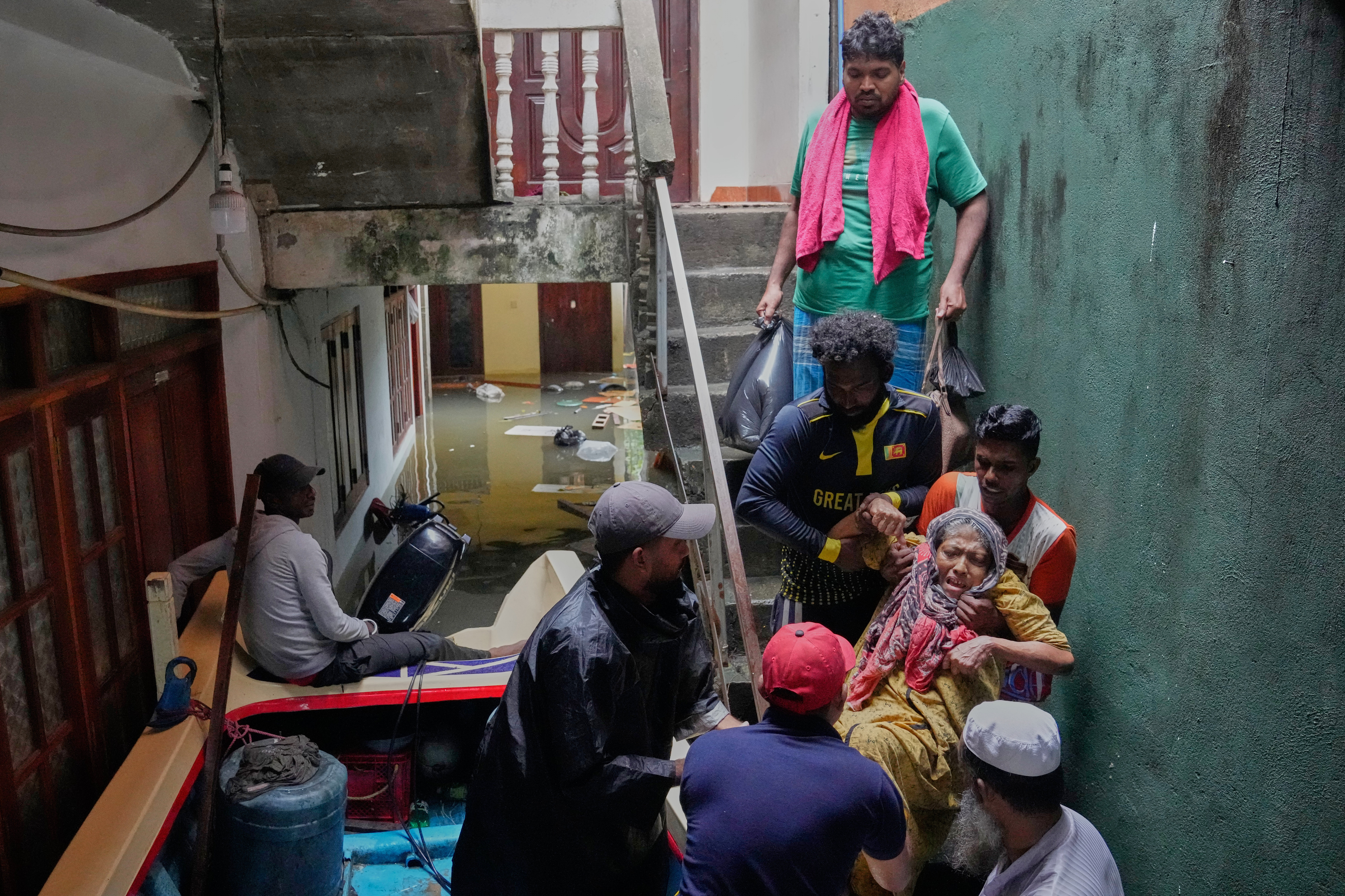 Over 25,000 homes destroyed, 147,000 displaced, as Sri Lanka faces its deadliest flood since 2017, impacting Colombo.