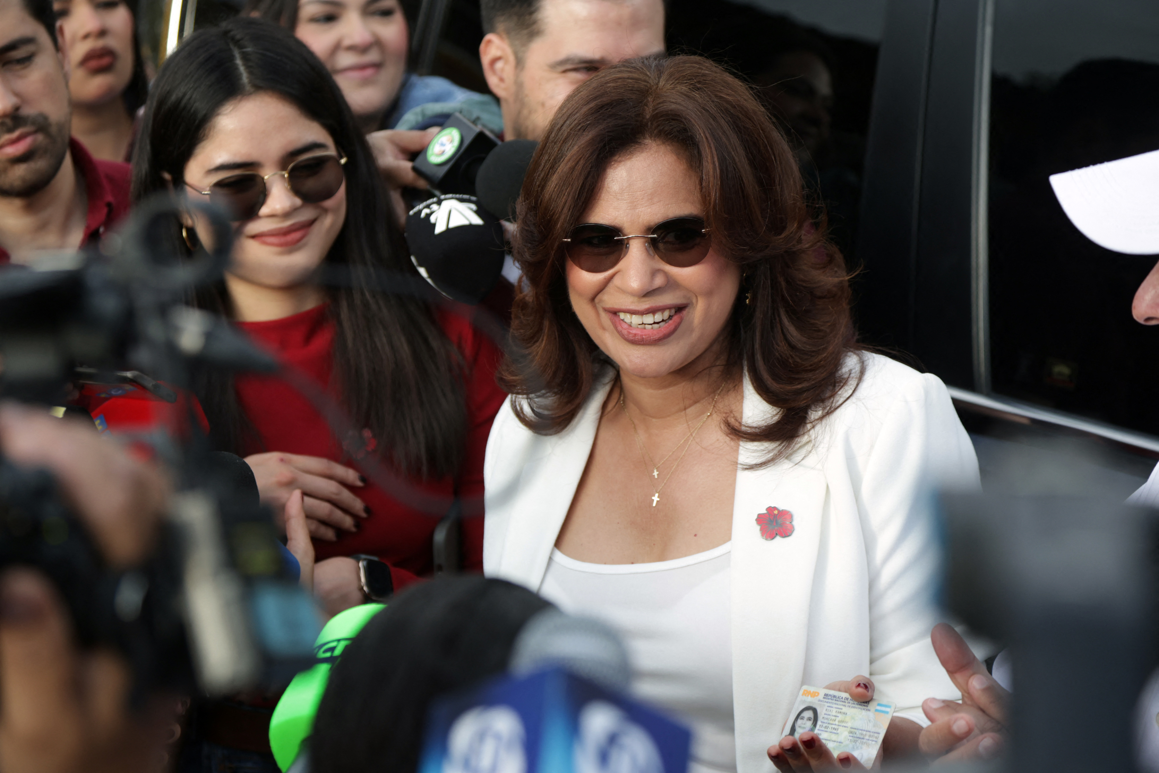 Honduran presidential candidate for the ruling Libertad y Refundacion (LIBRE) party Rixi Moncada arrives to cast her vote at a polling station in Tegucigalpa on November 30, 2025.