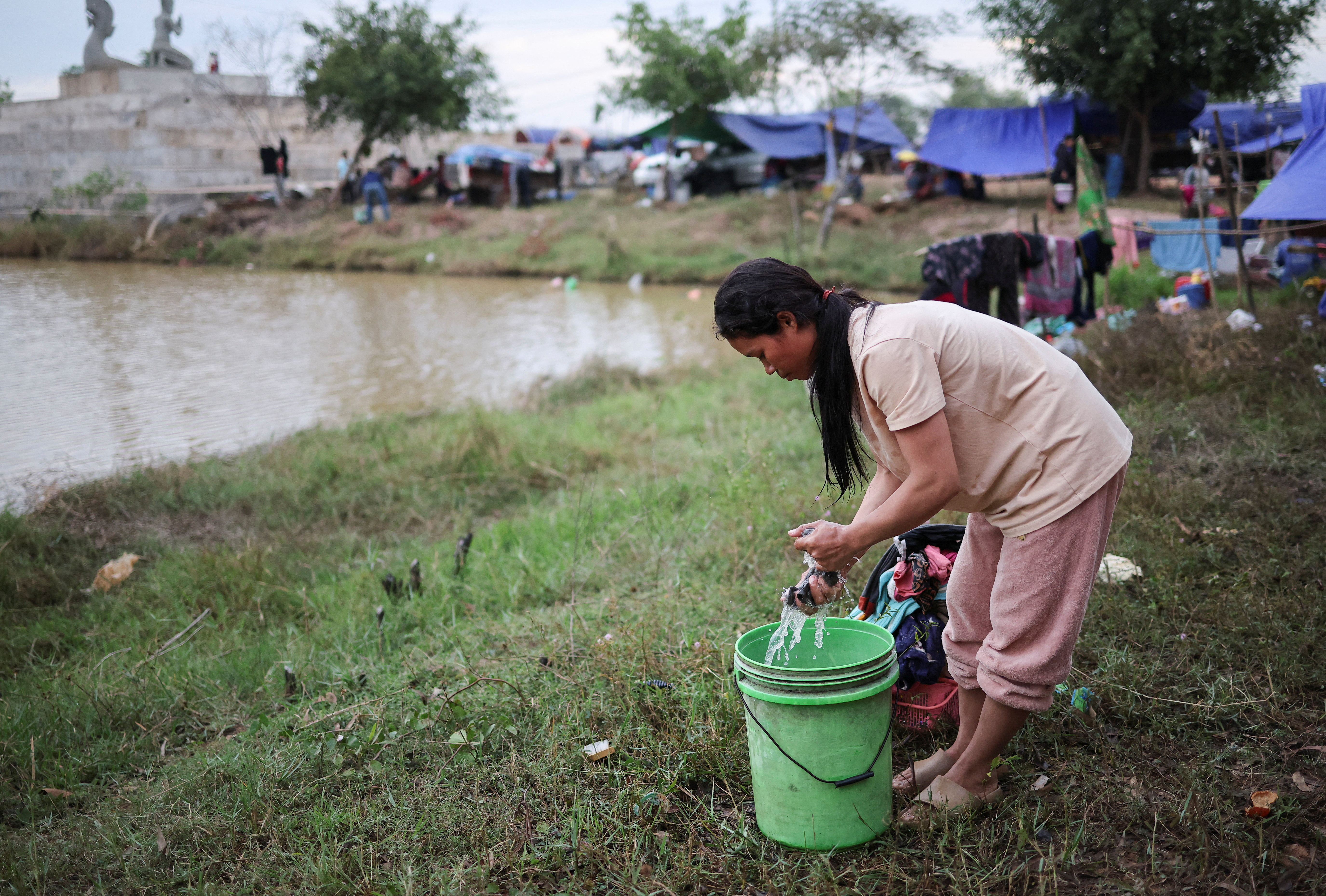 Cambodia-Thailand border clashes send half a million into shelters