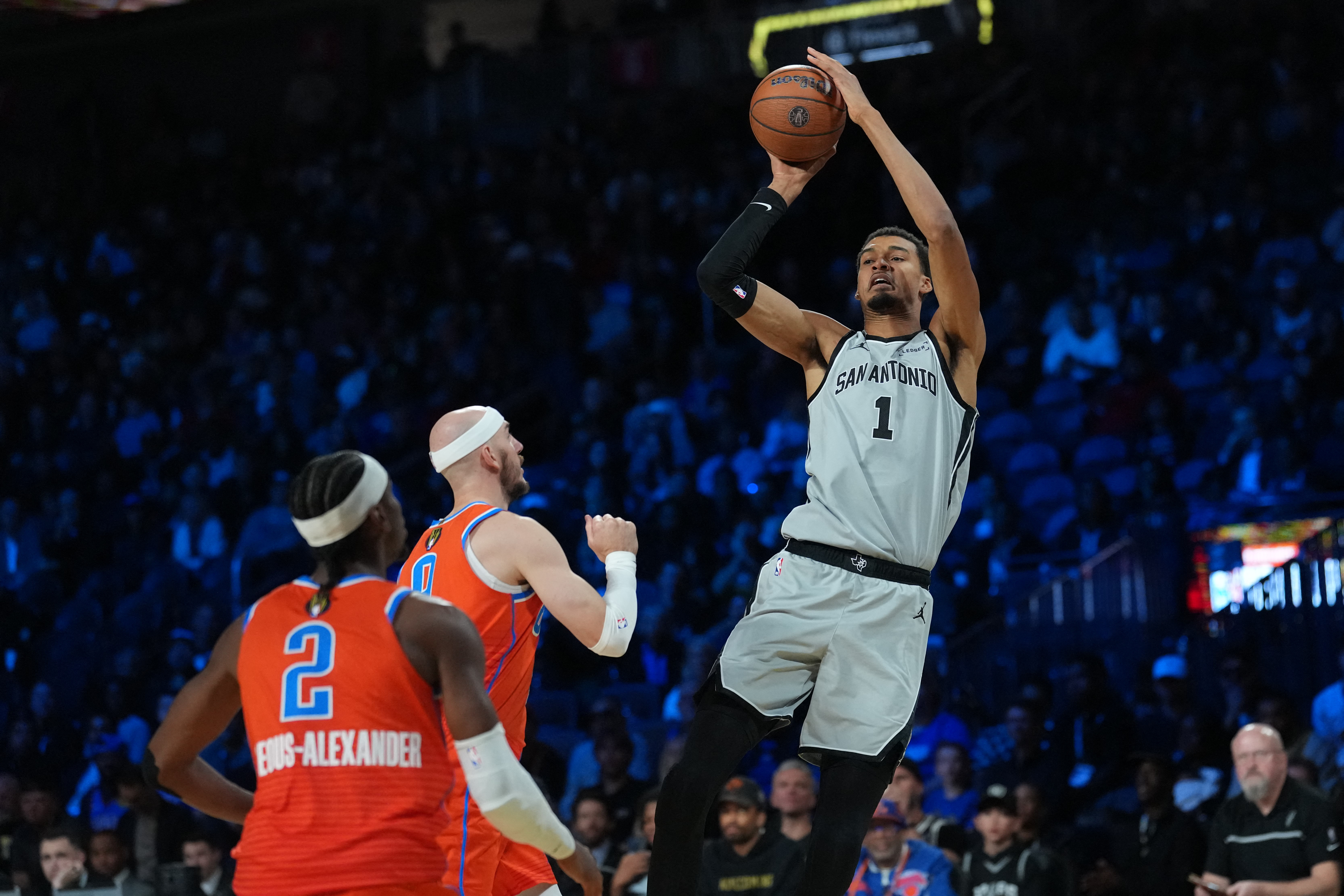 Victor Wembanyama in action.