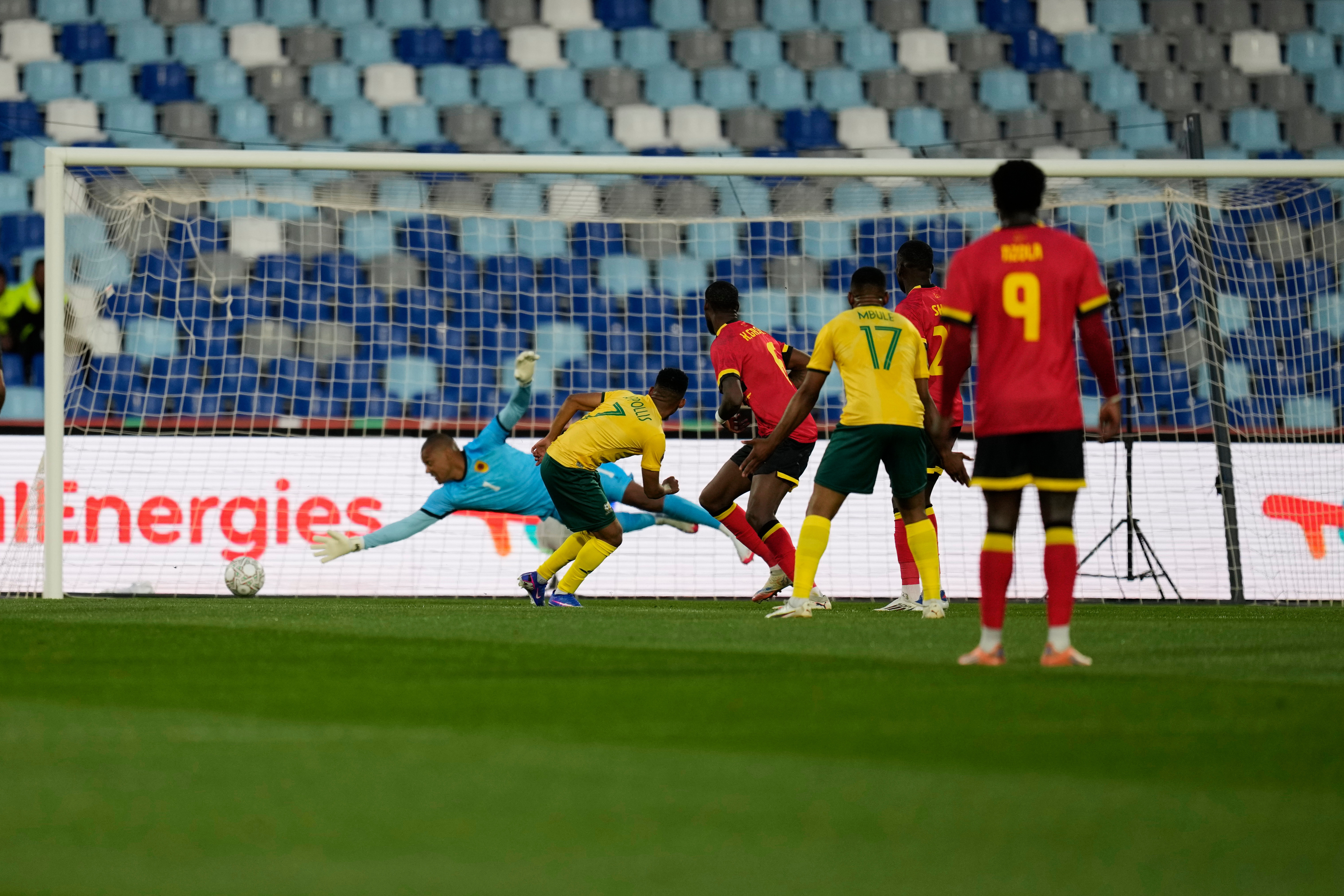 Oswin Appollis in action.