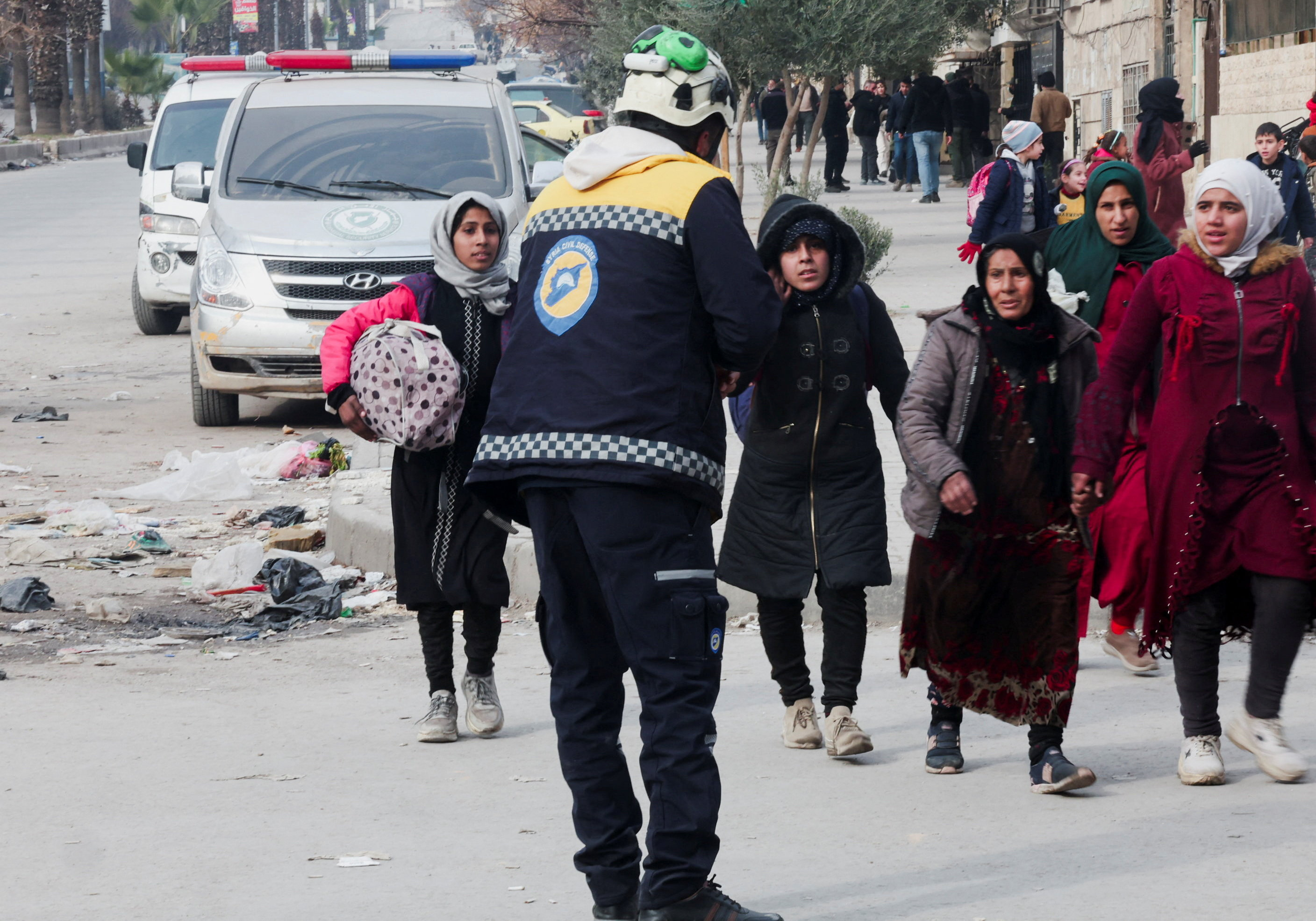 Civilians fleeing Aleppo amid intensified fighting
