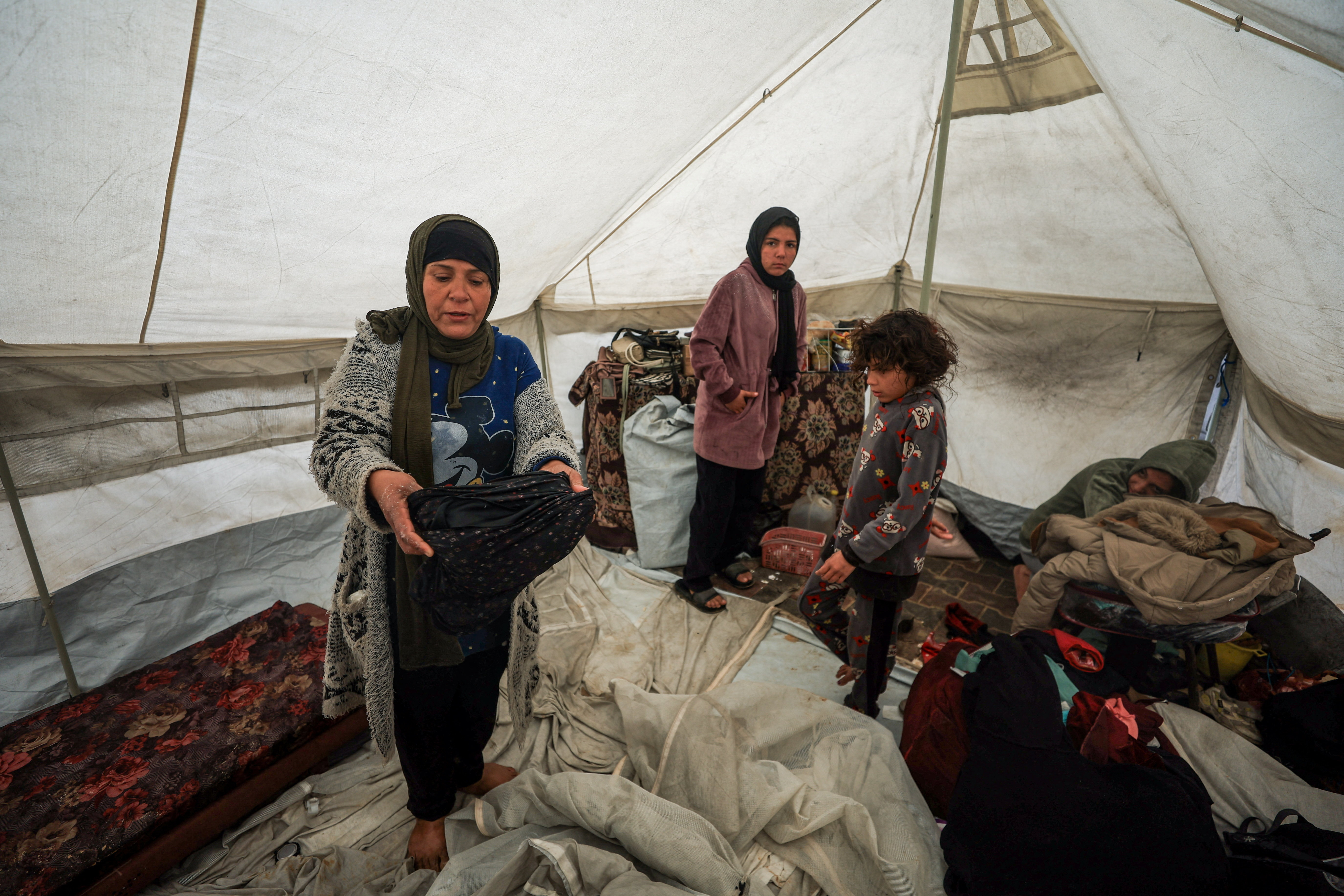 Gaza's living conditions worsen as strong winds and hypothermia kill 5