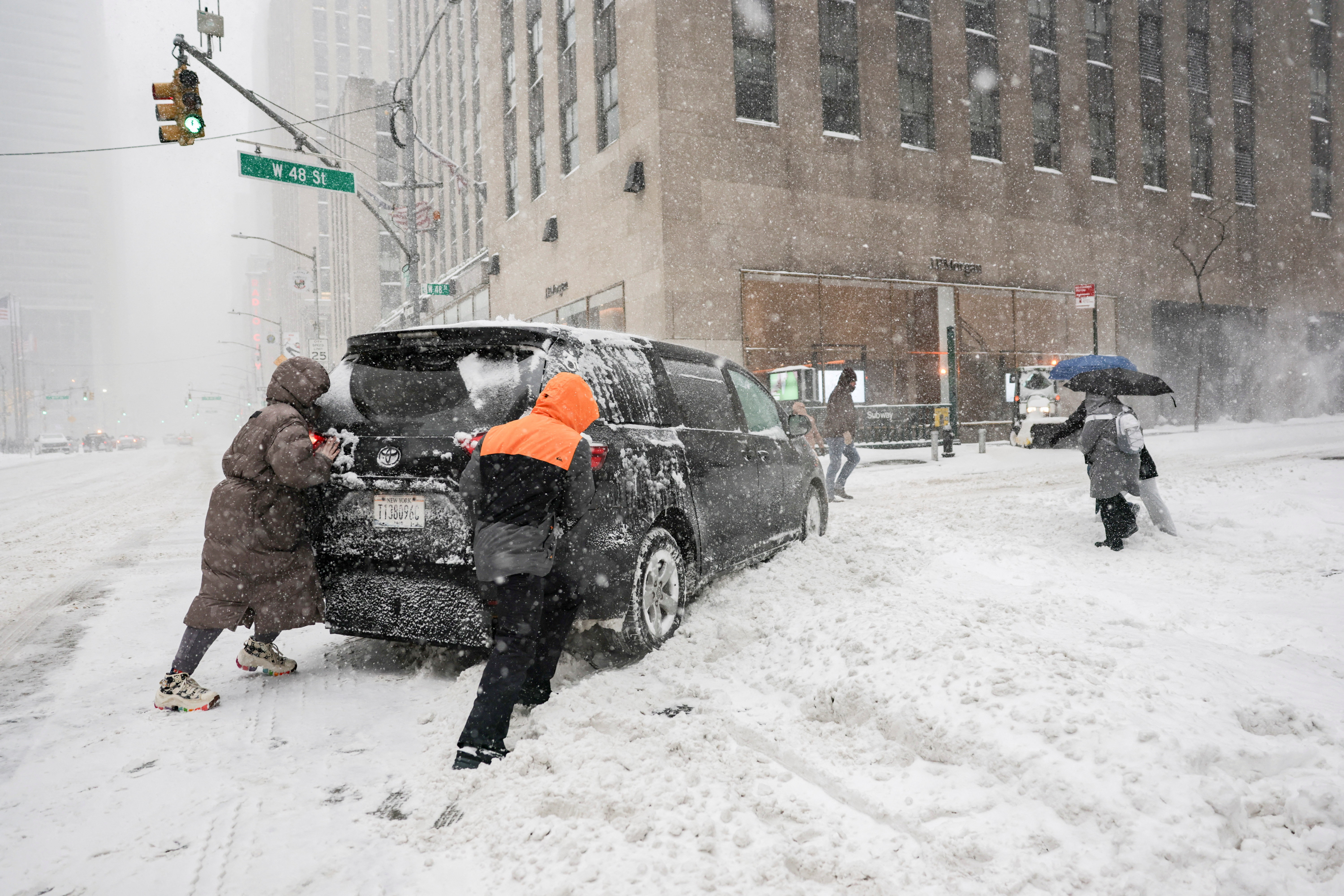 Historic winter storm kills at least 10 across US