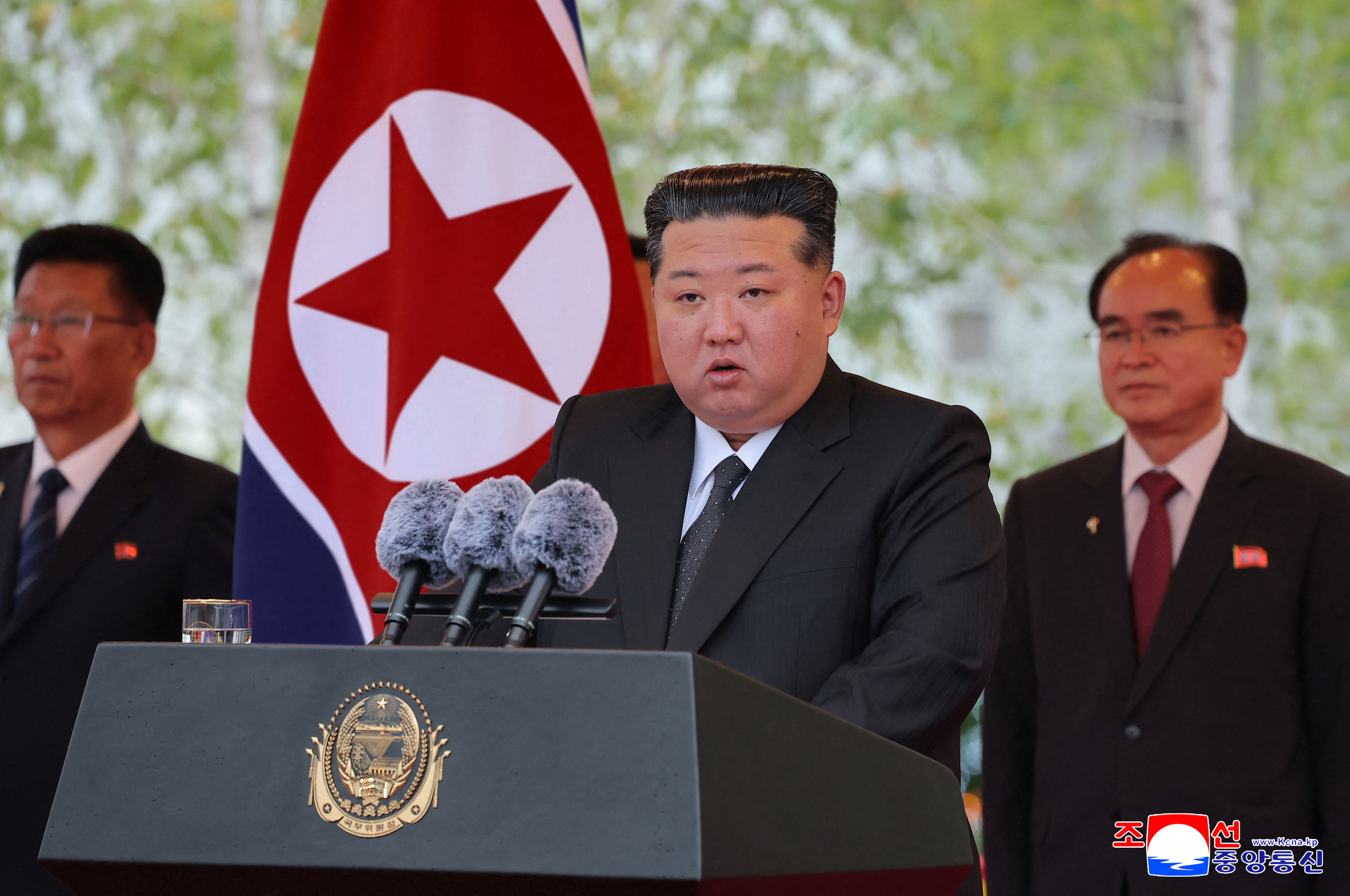 This picture taken on October 6, 2025 and released from North Korea's official Korean Central News Agency (KCNA) via KNS on October 7, 2025 shows North Korean leader Kim Jong Un (C) delivering a speech at the completion ceremony for the Pyongyang General Hospital in Pyongyang, North Korea. (Photo by KCNA VIA KNS / AFP) / South Korea OUT / SOUTH KOREA OUT / SOUTH KOREA OUT / ---EDITORS NOTE--- RESTRICTED TO EDITORIAL USE - MANDATORY CREDIT "AFP PHOTO/KCNA VIA KNS" - NO MARKETING NO ADVERTISING CAMPAIGNS - DISTRIBUTED AS A SERVICE TO CLIENTS / THIS PICTURE WAS MADE AVAILABLE BY A THIRD PARTY. AFP CAN NOT INDEPENDENTLY VERIFY THE AUTHENTICITY, LOCATION, DATE AND CONTENT OF THIS IMAGE --- /