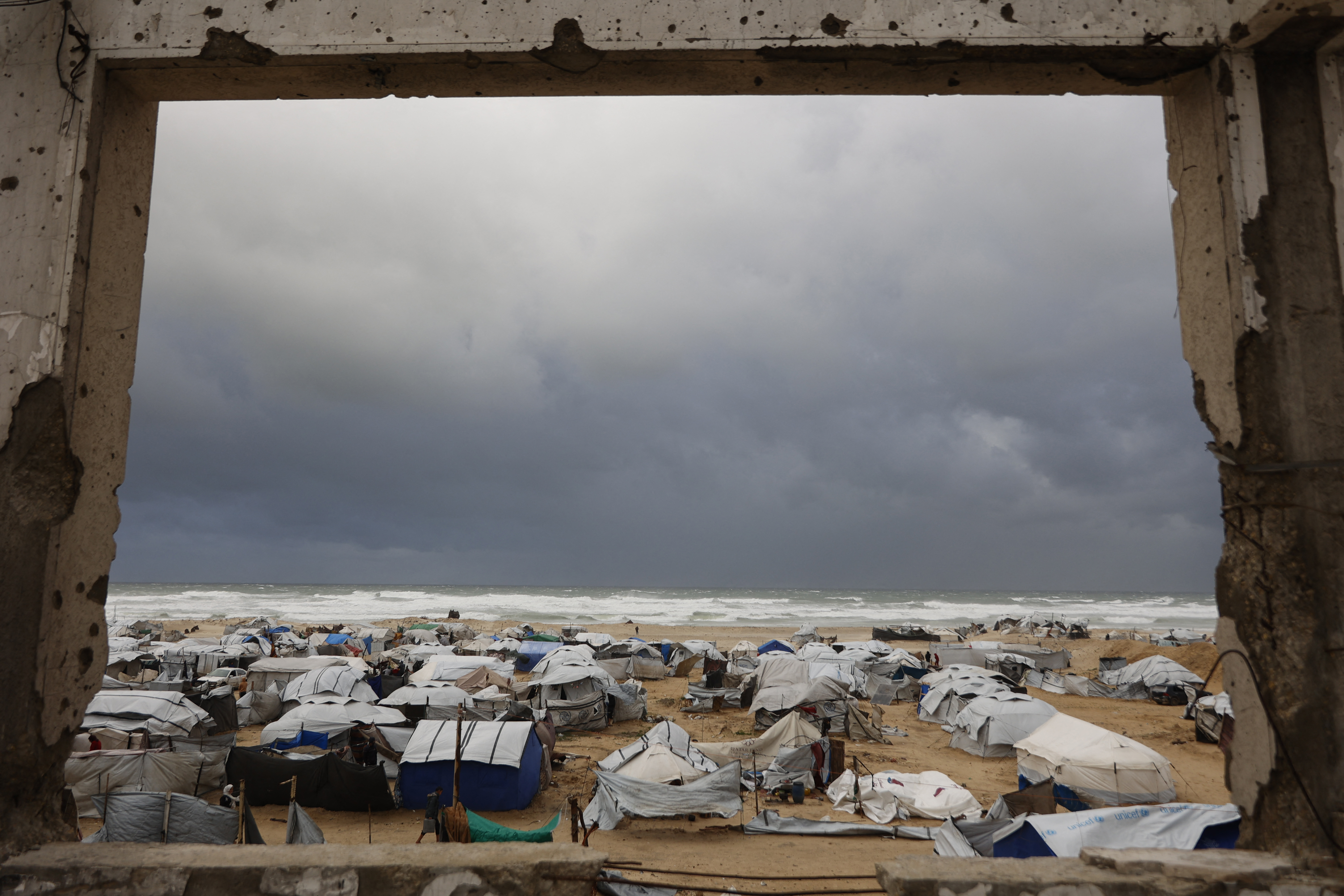 Gaza's living conditions worsen as strong winds and hypothermia kill 5