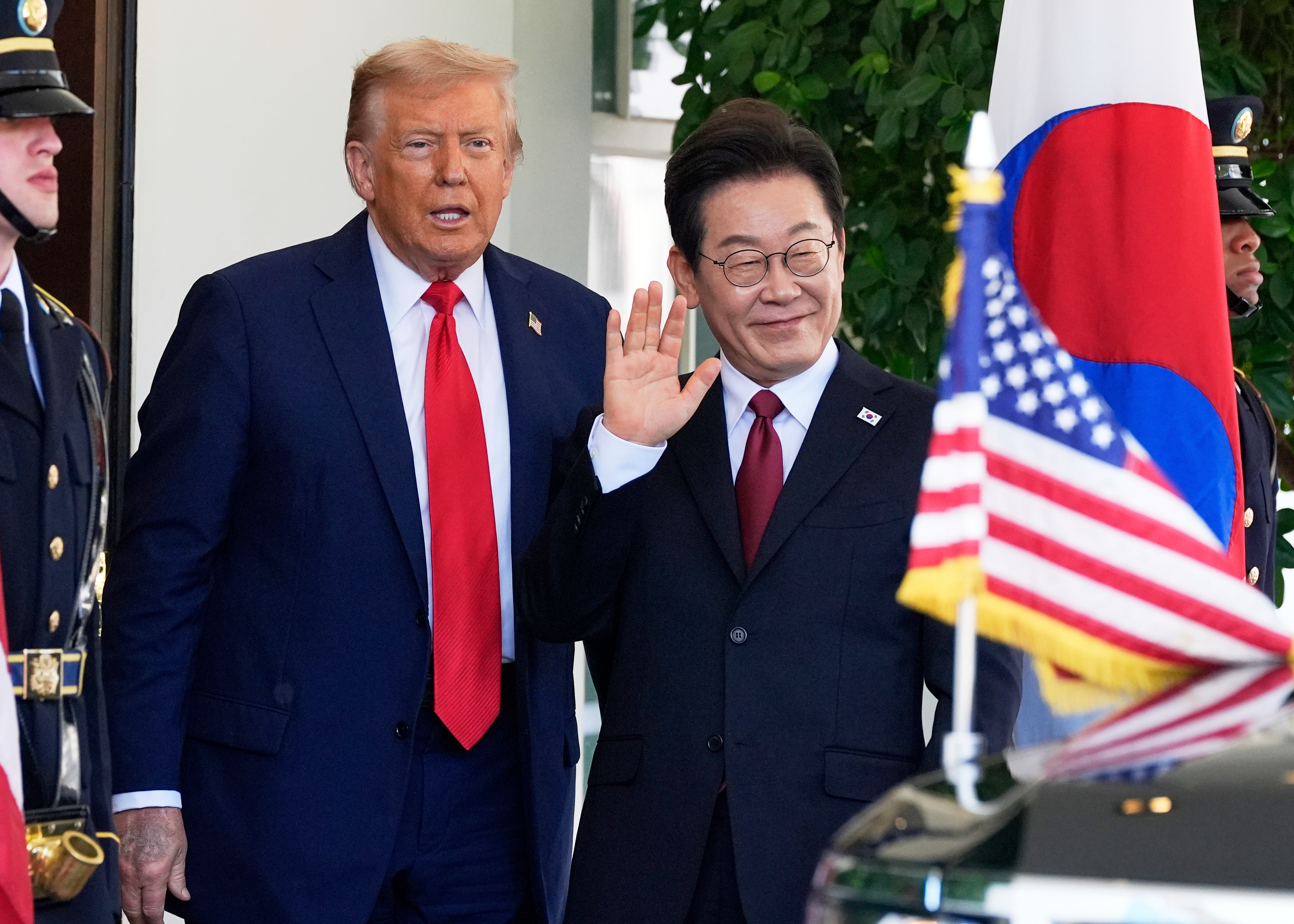 Trump greets Lee Jae Myung
