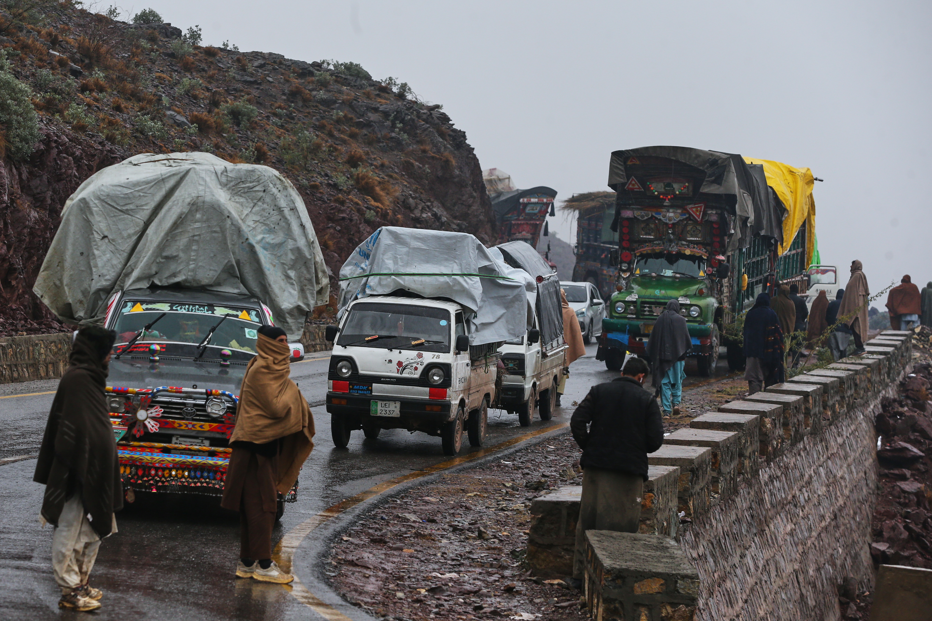 Tens of thousands flee northwest Pakistan over fears of military operation