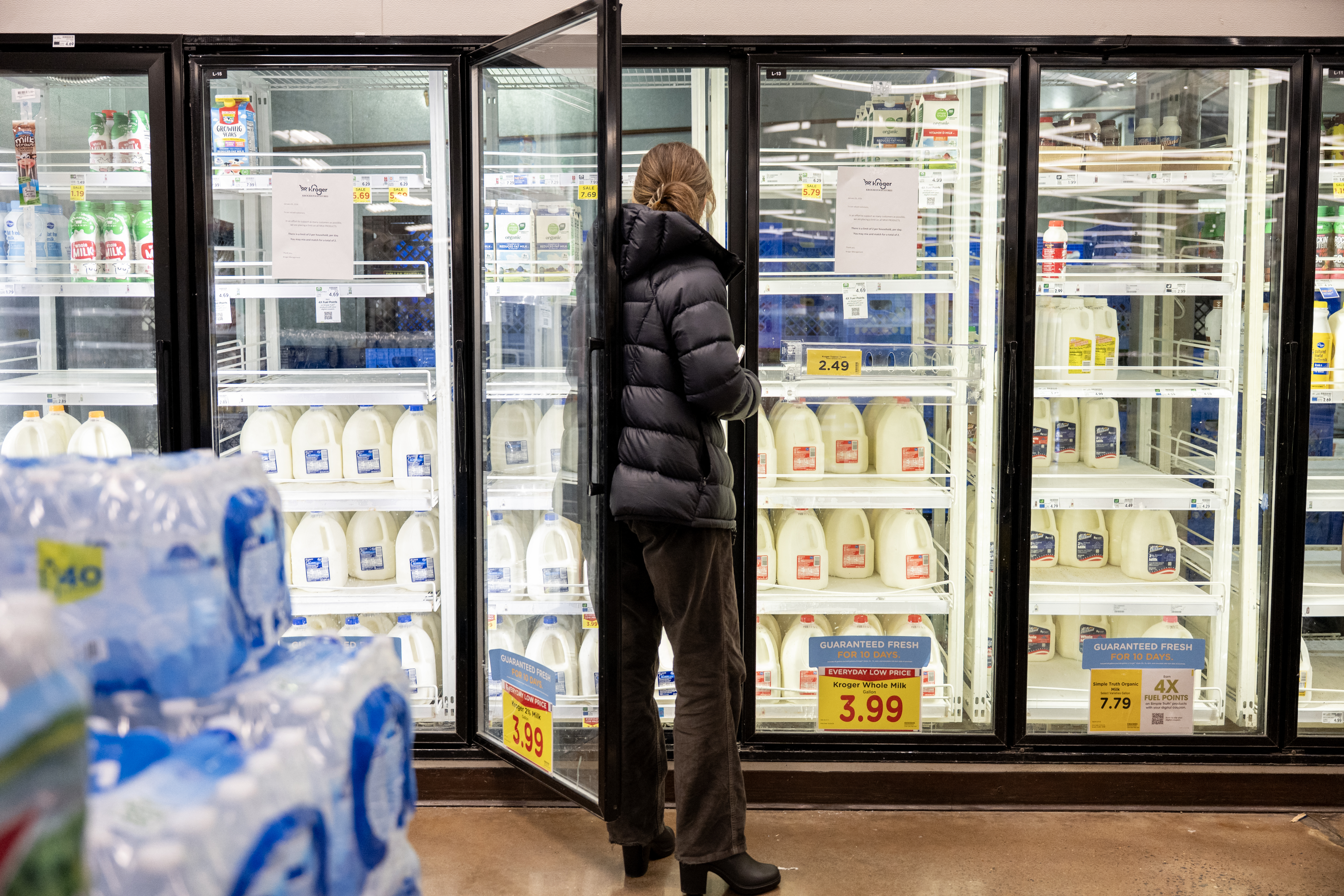 LITTLE ROCK, ARKANSAS - JANUARY 22: A customer shops at Kroger on January 22, 2026 in Little Rock, Arkansas. A massive winter storm is expected to bring frigid temperatures, ice, and snow to millions of Americans across the nation. Will Newton/Getty Images/AFP (Photo by Will Newton / GETTY IMAGES NORTH AMERICA / Getty Images via AFP)