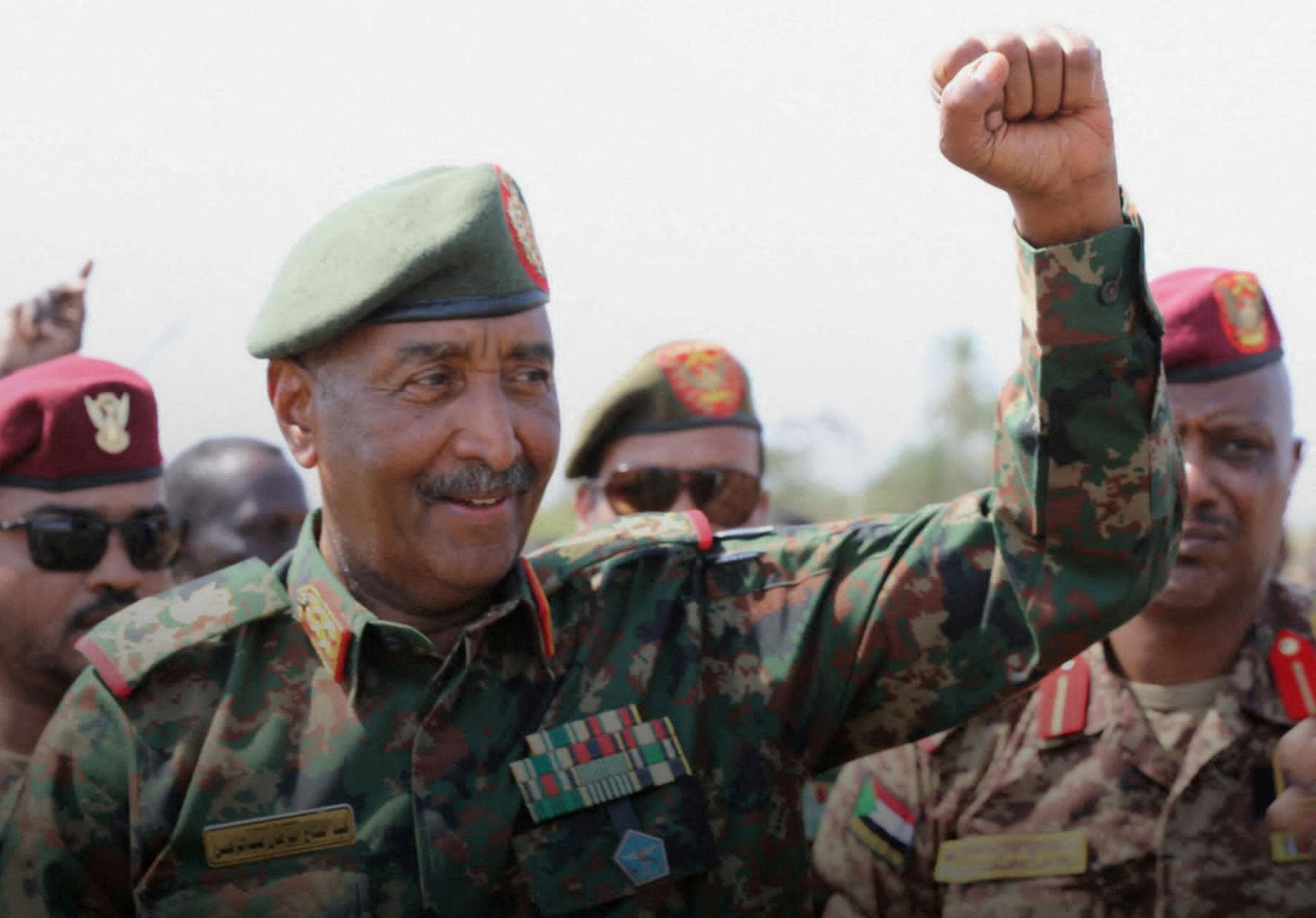 Sudan's army chief Abdel Fattah al-Burhan gestures to soldiers inside the presidential palace after the Sudanese army said it had taken control of the building, in the capital Khartoum, Sudan March 26, 2025. Sudan Transitional Sovereignty Council/Handout via REUTERS THIS IMAGE HAS BEEN SUPPLIED BY A THIRD PARTY TPX IMAGES OF THE DAY