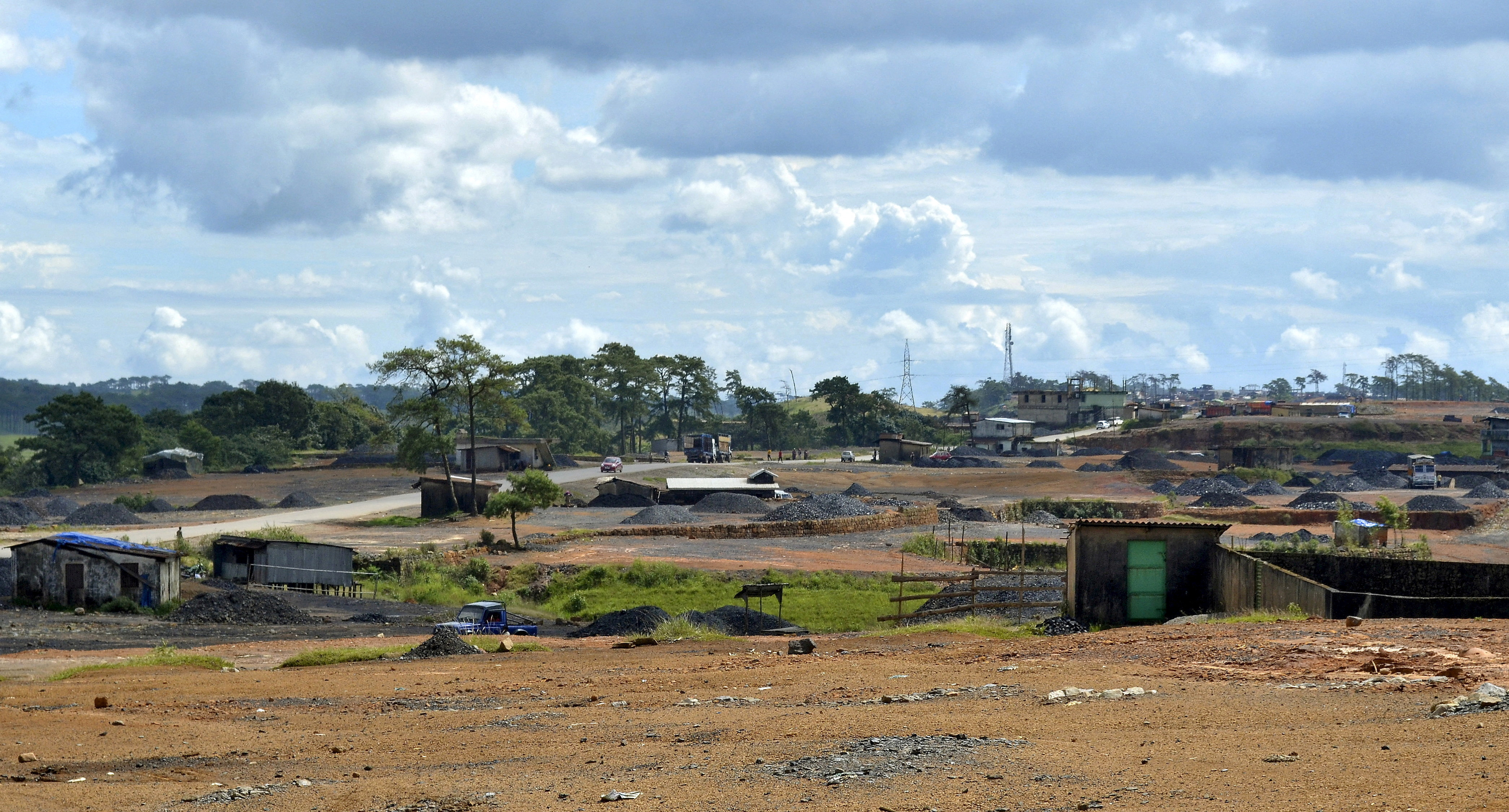 FILE PHOTO: A general view of a coal stockyard is pictured in East Jaintia Hills in Meghalaya, India, September 16, 2015. REUTERS/Krishna N. Das/File Photo