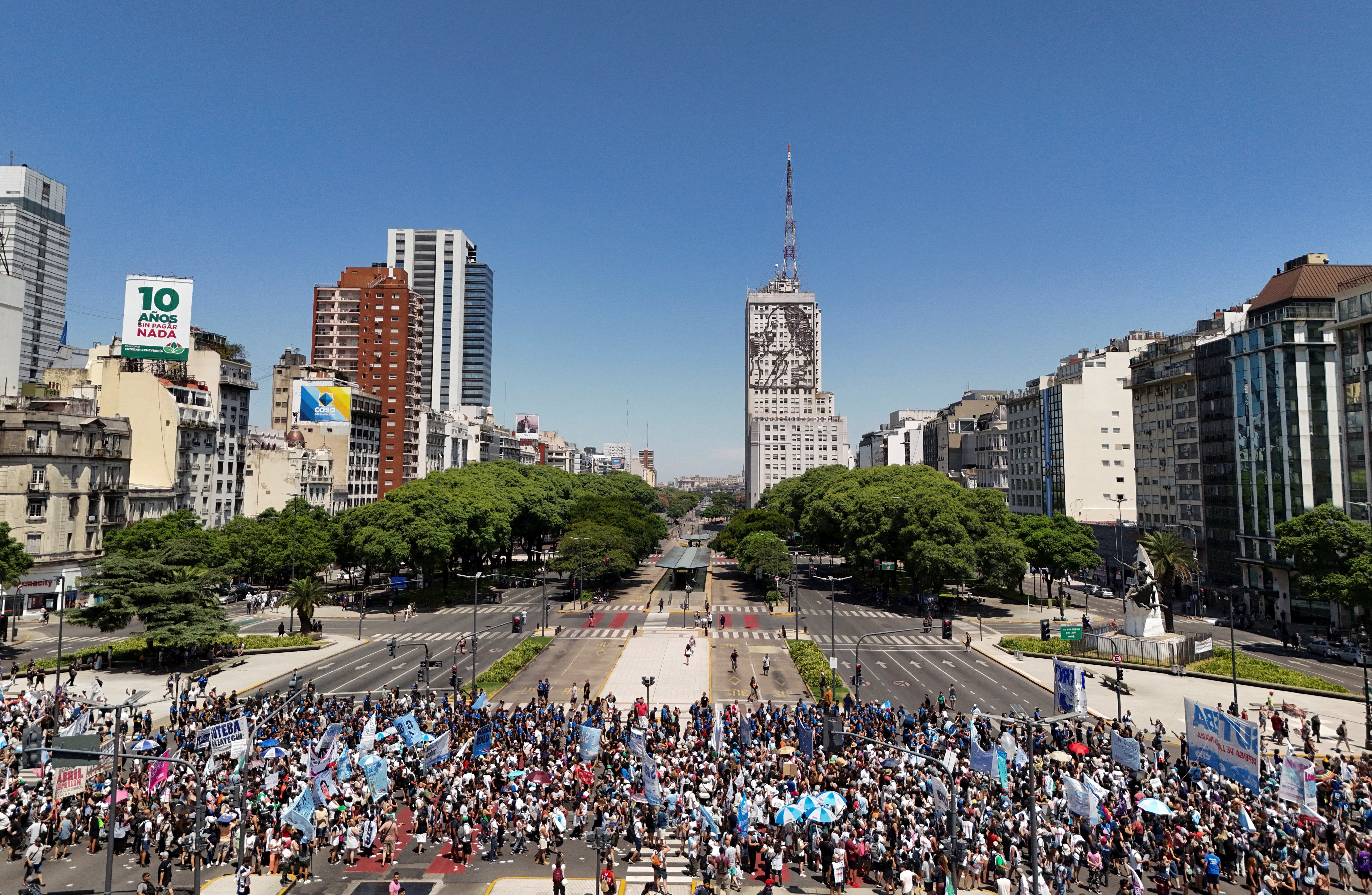 marchers in Buenos Aires