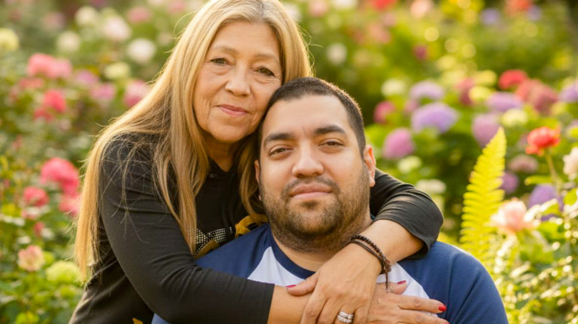 Ramon Centeno being hugged by his mother Omaira Navas
