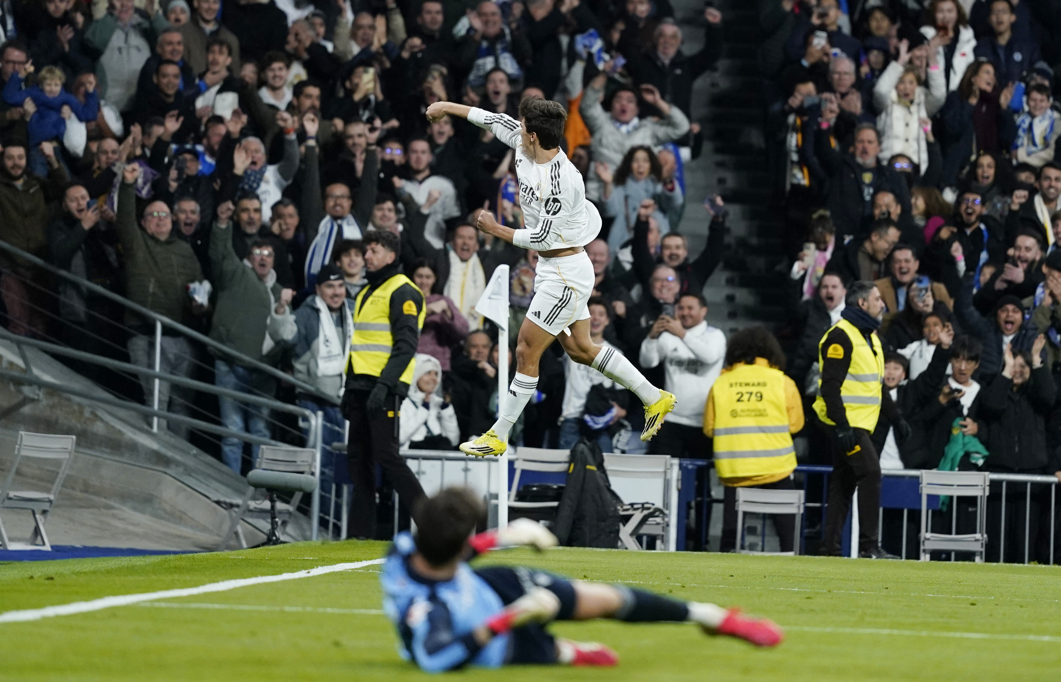 Soccer Football - LaLiga - Real Madrid v Real Sociedad - Santiago Bernabeu, Madrid, Spain - February 14, 2026 Real Madrid's Gonzalo Garcia celebrates scoring their first goal REUTERS/Ana Beltran