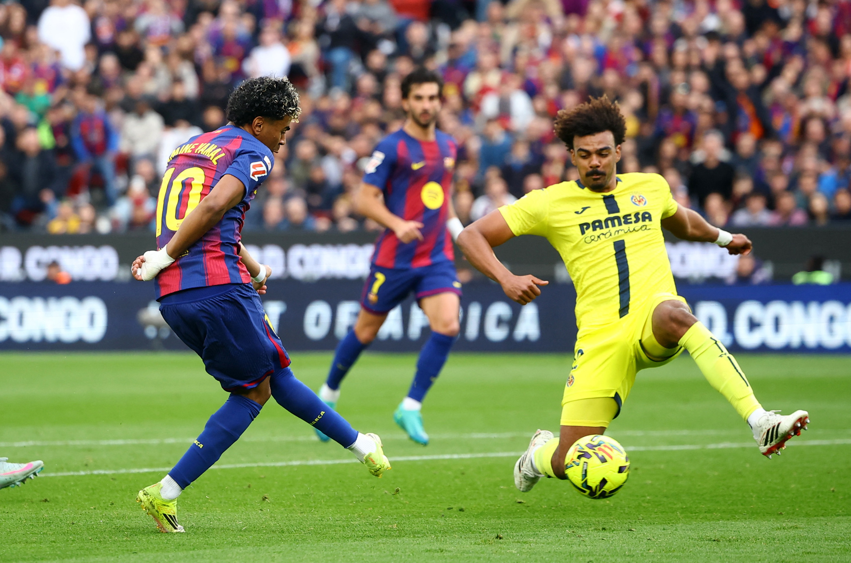 Soccer Football - LaLiga - FC Barcelona v Villarreal - Spotify Camp Nou, Barcelona, Spain - February 28, 2026 FC Barcelona's Lamine Yamal scores their first goal REUTERS/Albert Gea