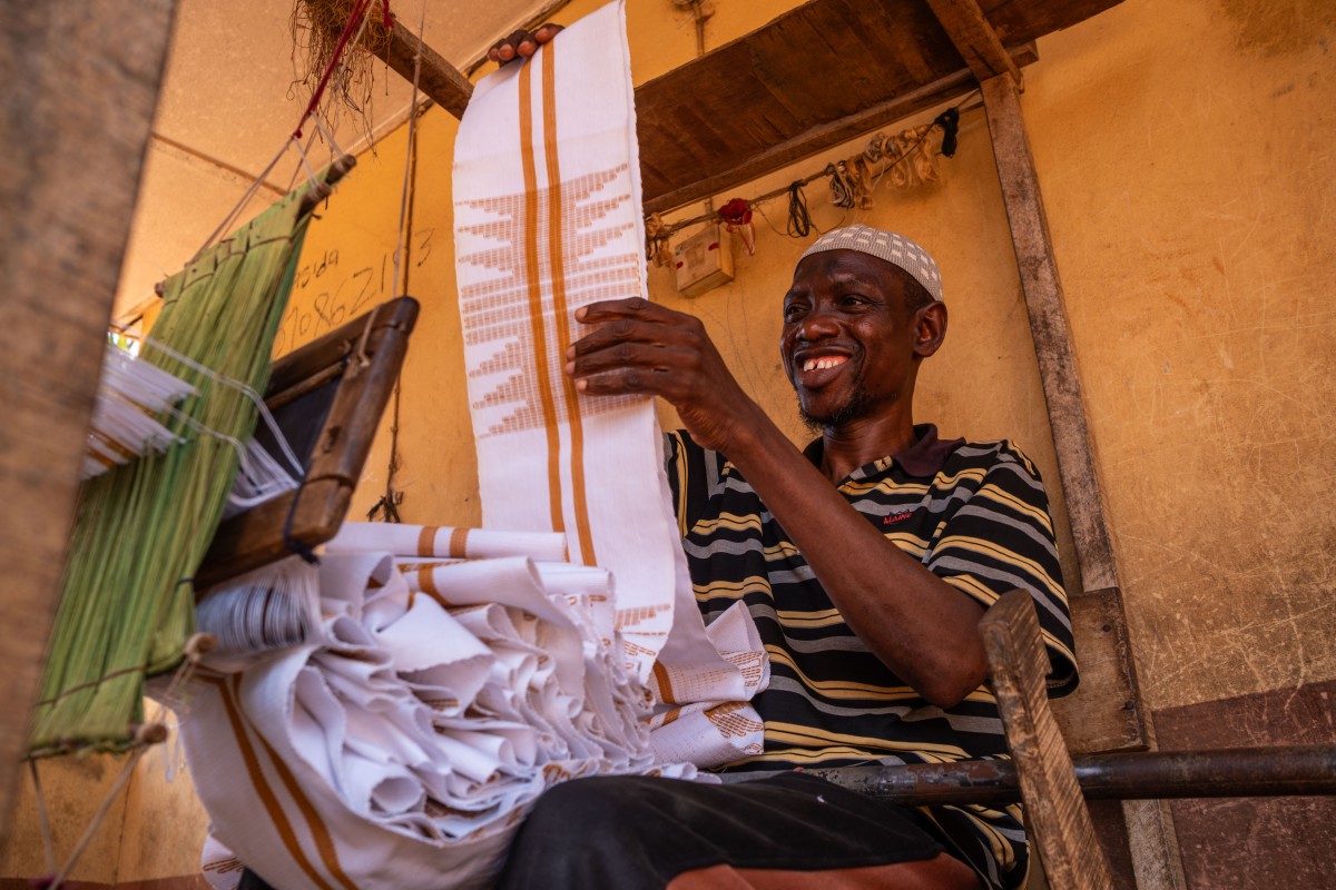 Nigerian artisans preserve handwoven fabric amid rising global demand