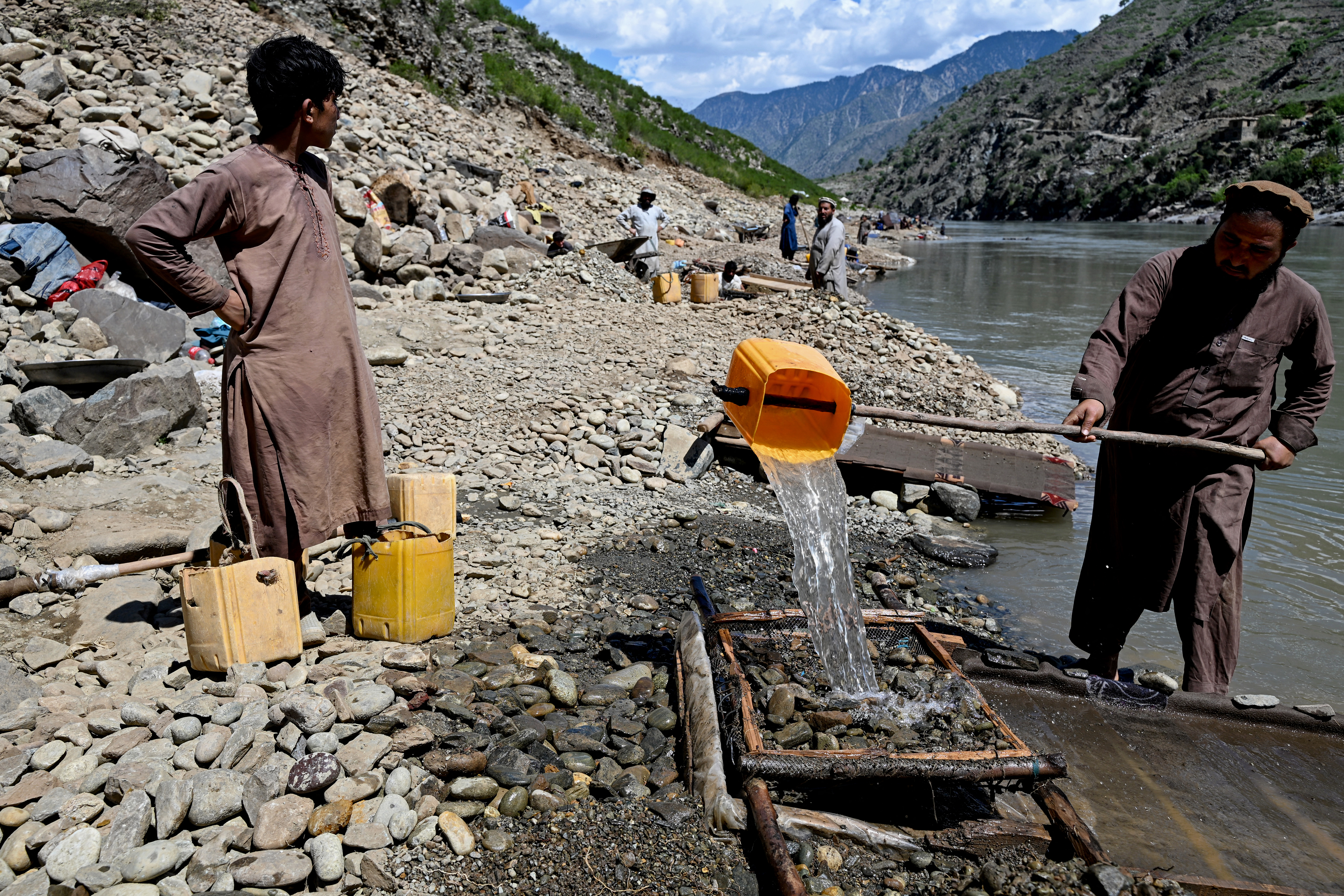 Afghan villagers turn to gold panning to sustain livelihoods