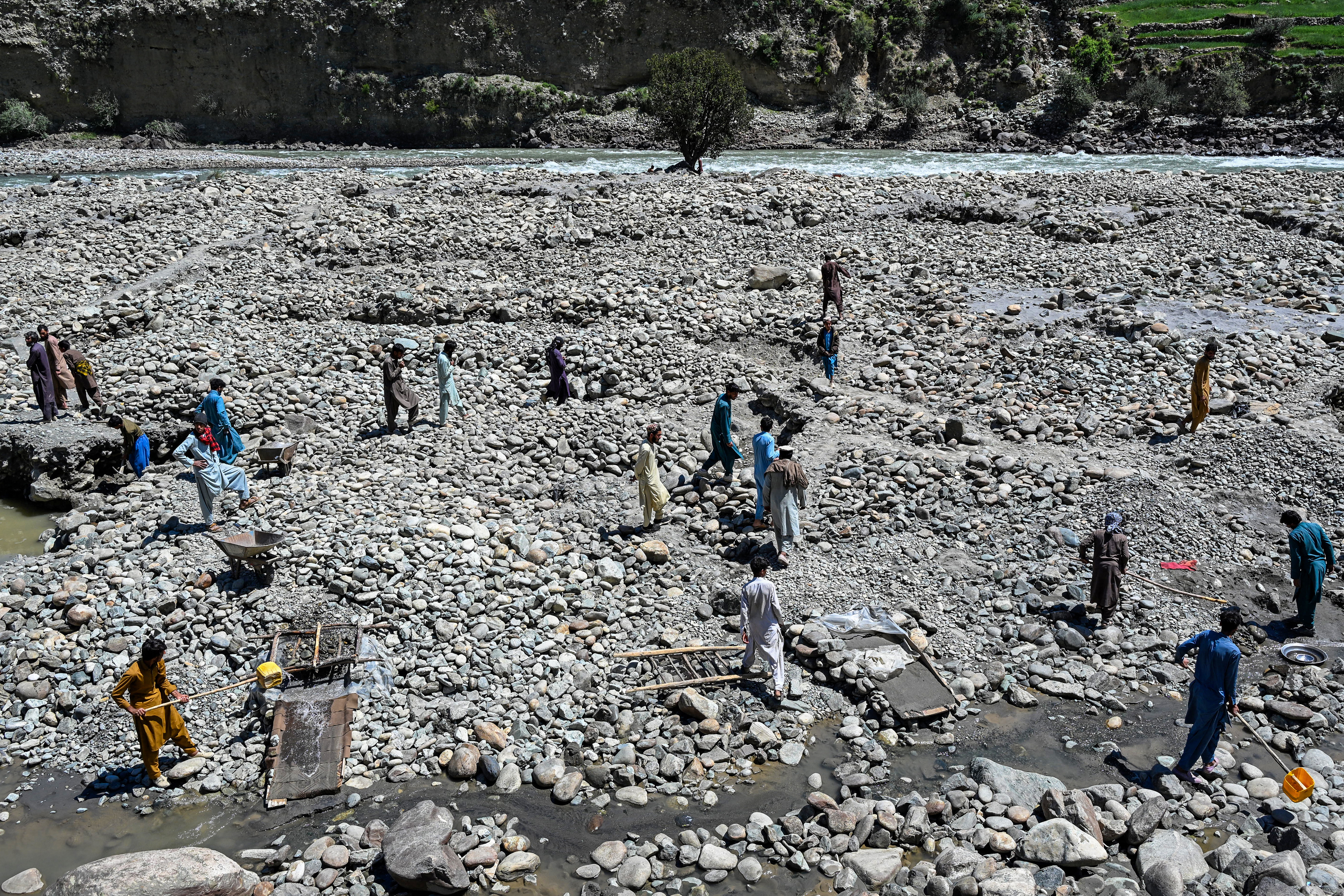 Afghan villagers turn to gold panning to sustain livelihoods