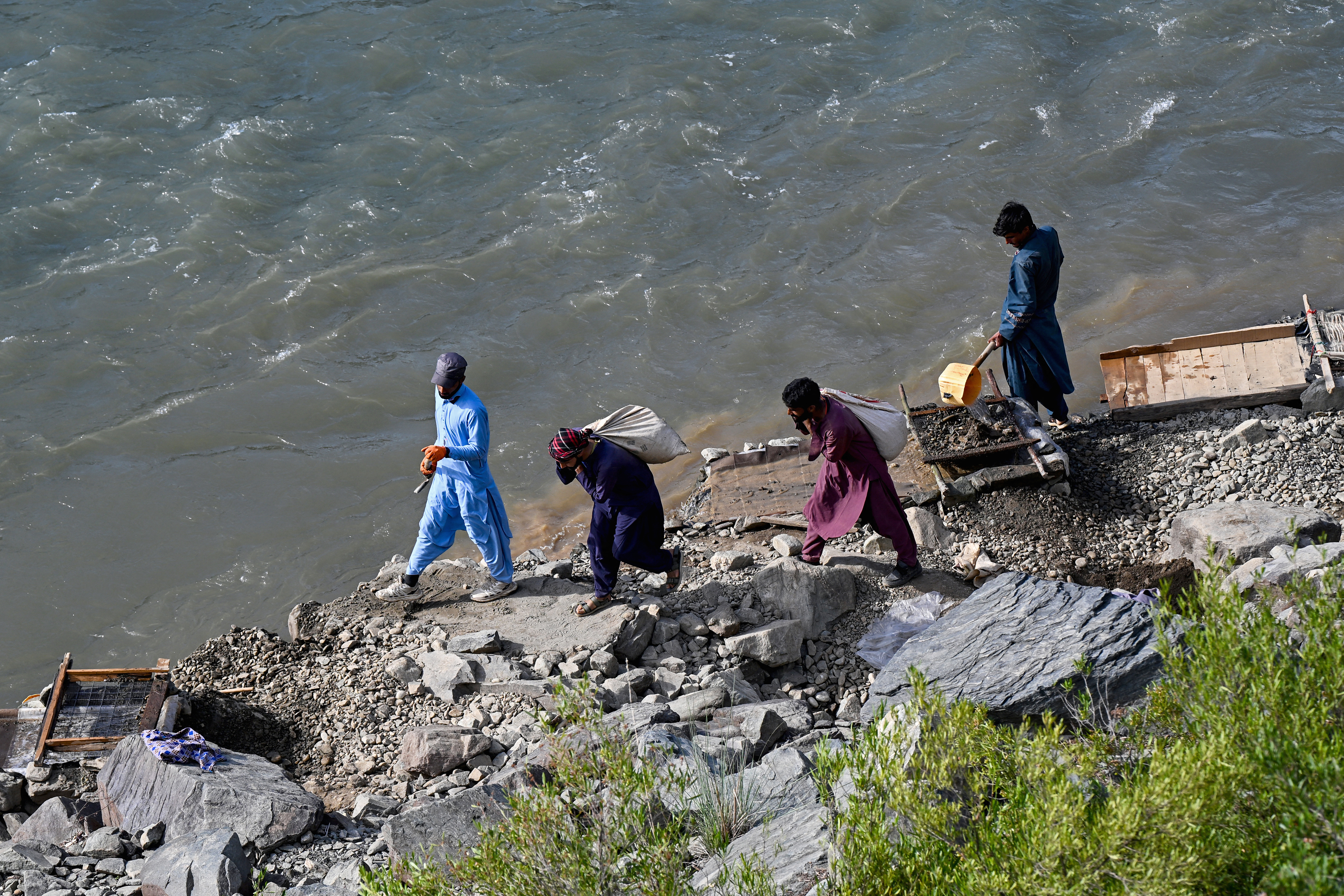 Afghan villagers turn to gold panning to sustain livelihoods