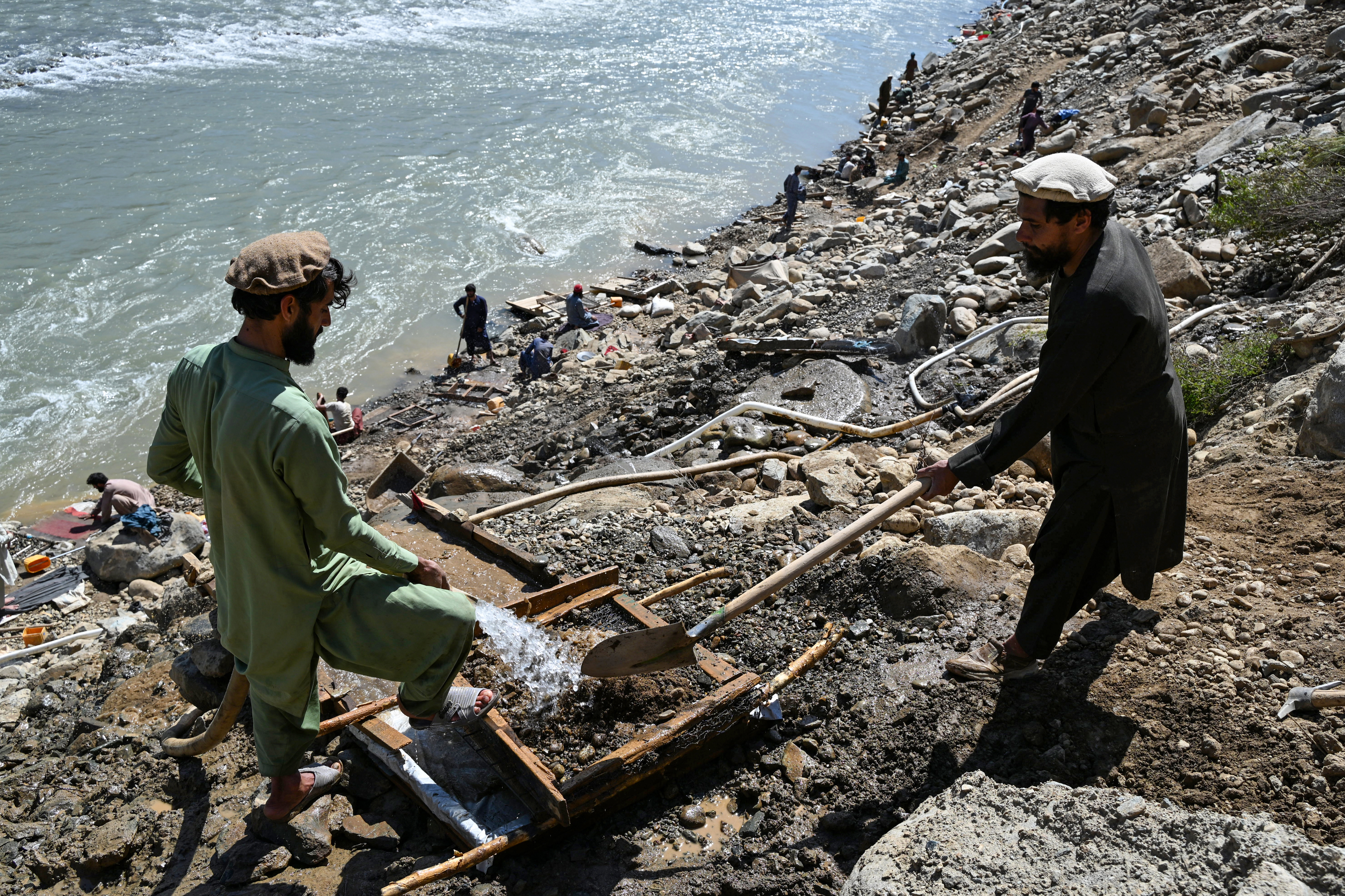 Afghan villagers turn to gold panning to sustain livelihoods