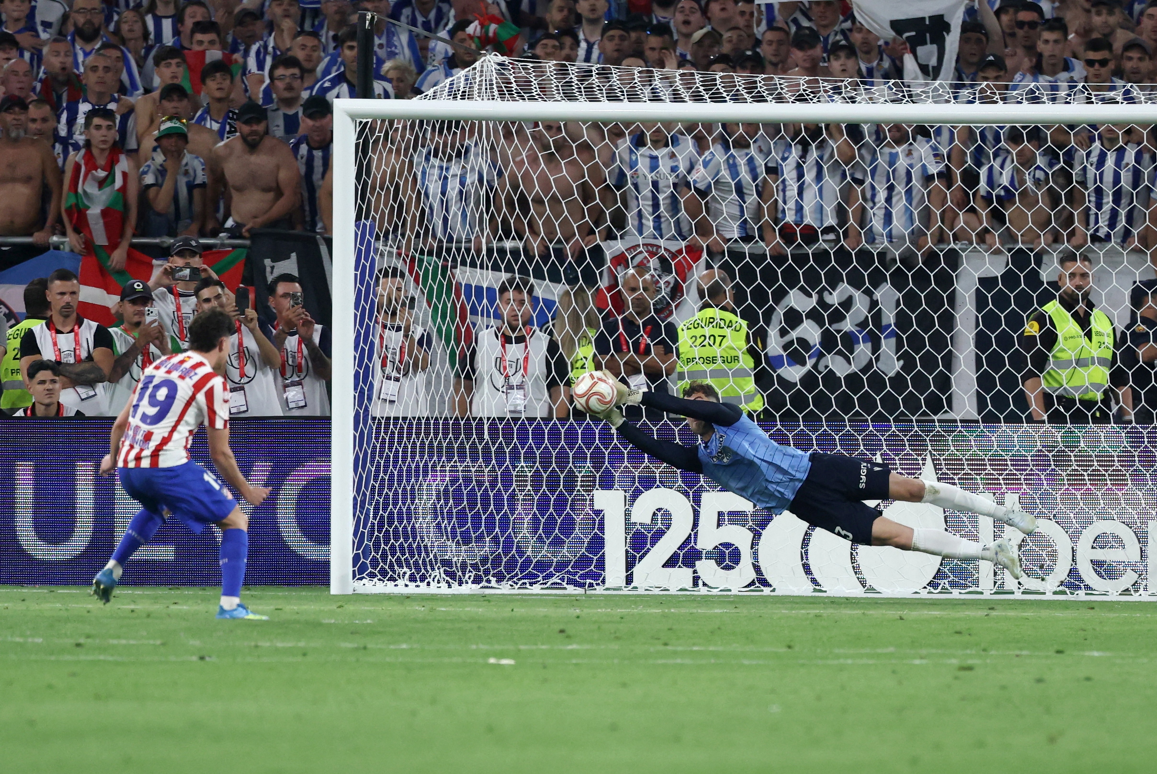 Julian Alvarez in ction.