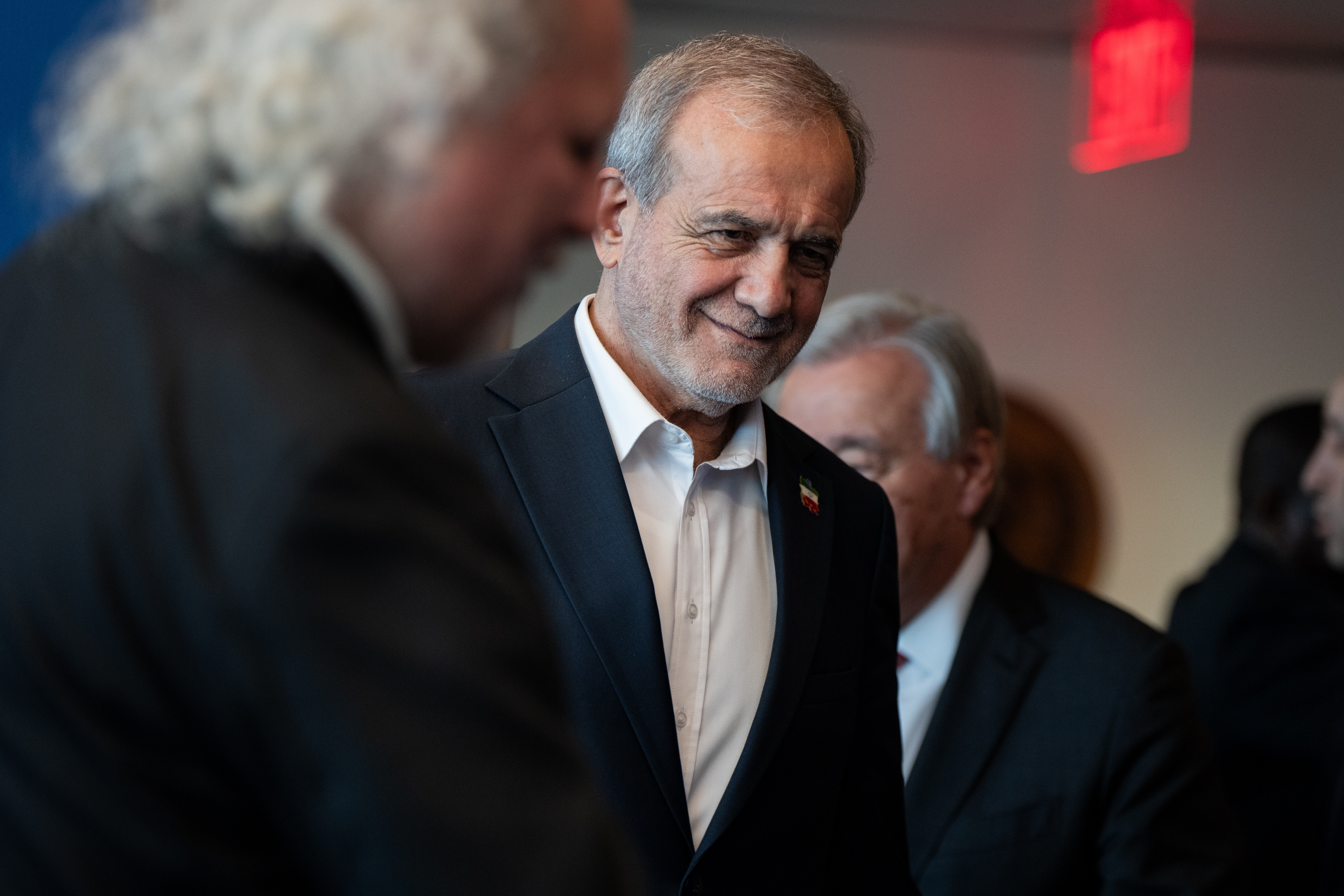 ARCHIVO - Masoud Pezeshkian, presidente de Irán, asiste a la Asamblea General de Naciones Unidas en la sede de la ONU el 25 de septiembre de 2025. (AP Foto/Angelina Katsanis, Archivo)