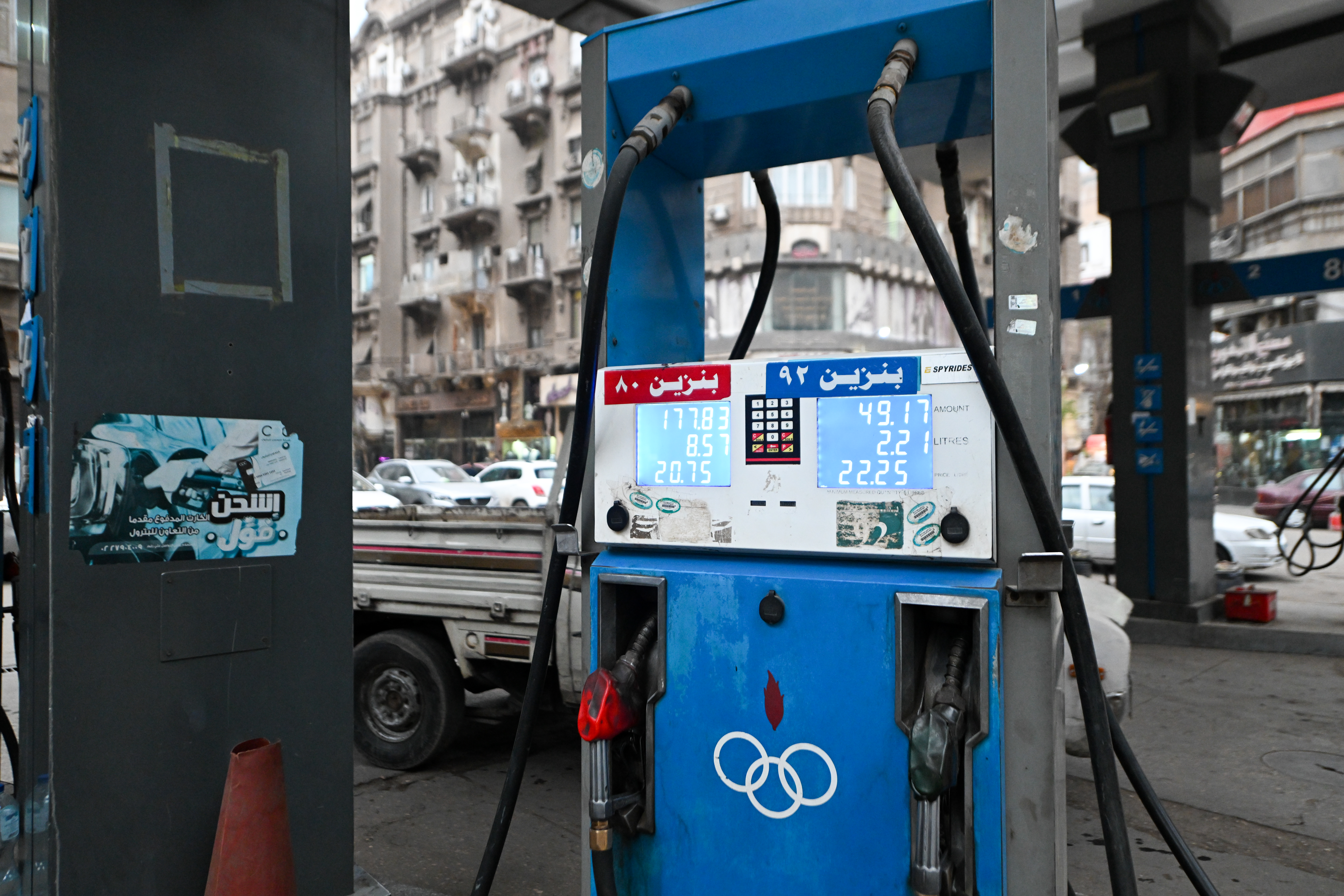 CAIRO, EGYPT - APRIL 1: A view of a petrol pump screen display as customers refuel vehicles at a gas station on April 1, 2026 in Cairo, Egypt. The Egyptian Prime Minister has confirmed that all commercial establishments such as malls, shops and cafes will close at 21:00, except Thursday and Friday, when they will close at 23:00, from today for a month to ration electricity consumption due to the shortage of petroleum products resulting from the ongoing war between US/Israel and Iran. (Photo by Sayed Hassan/Getty Images)