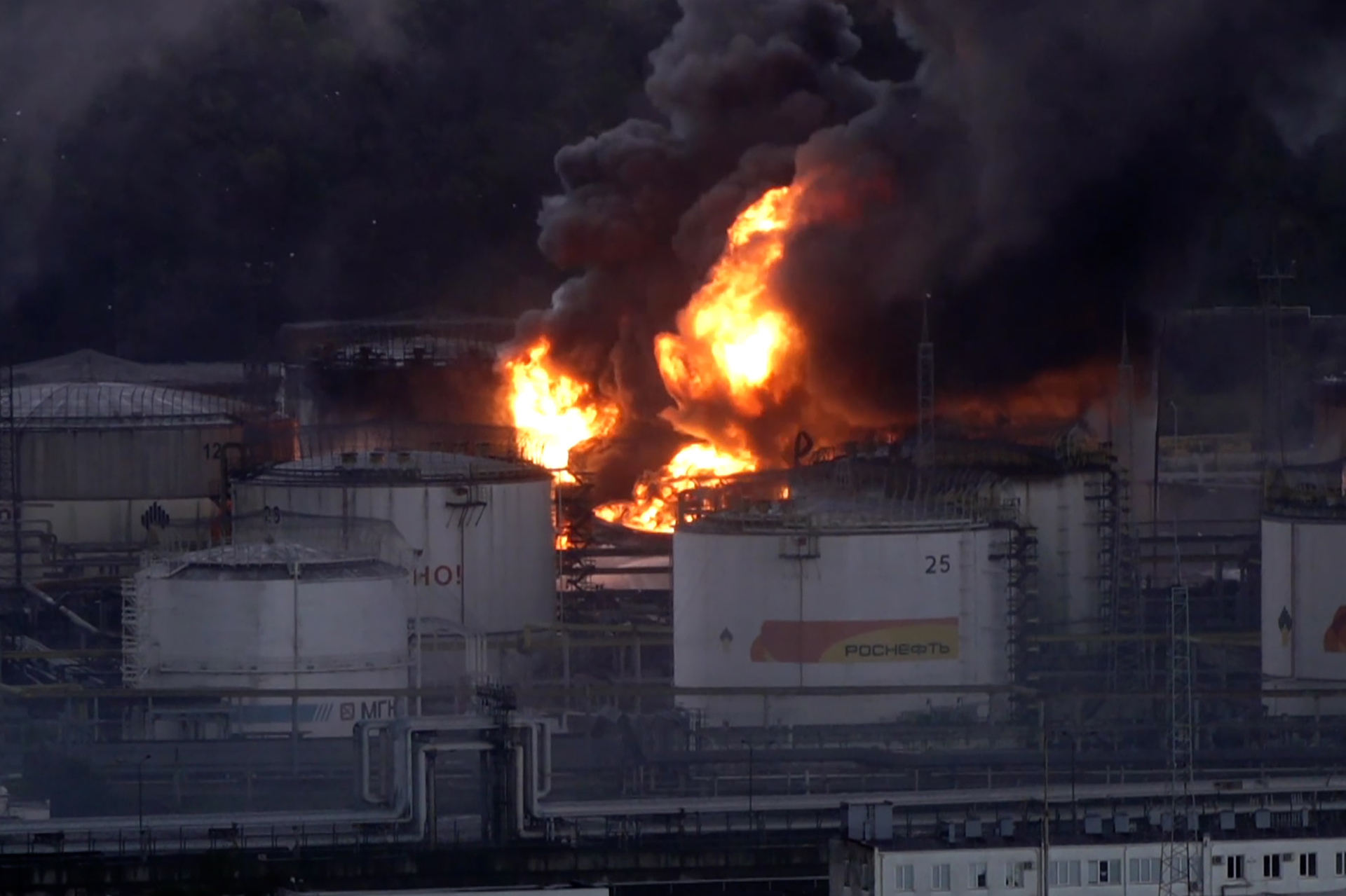 A fire burns at a Black Sea oil refinery in Tuapse, Russia on April 22, 2026. [Al Jazeera]