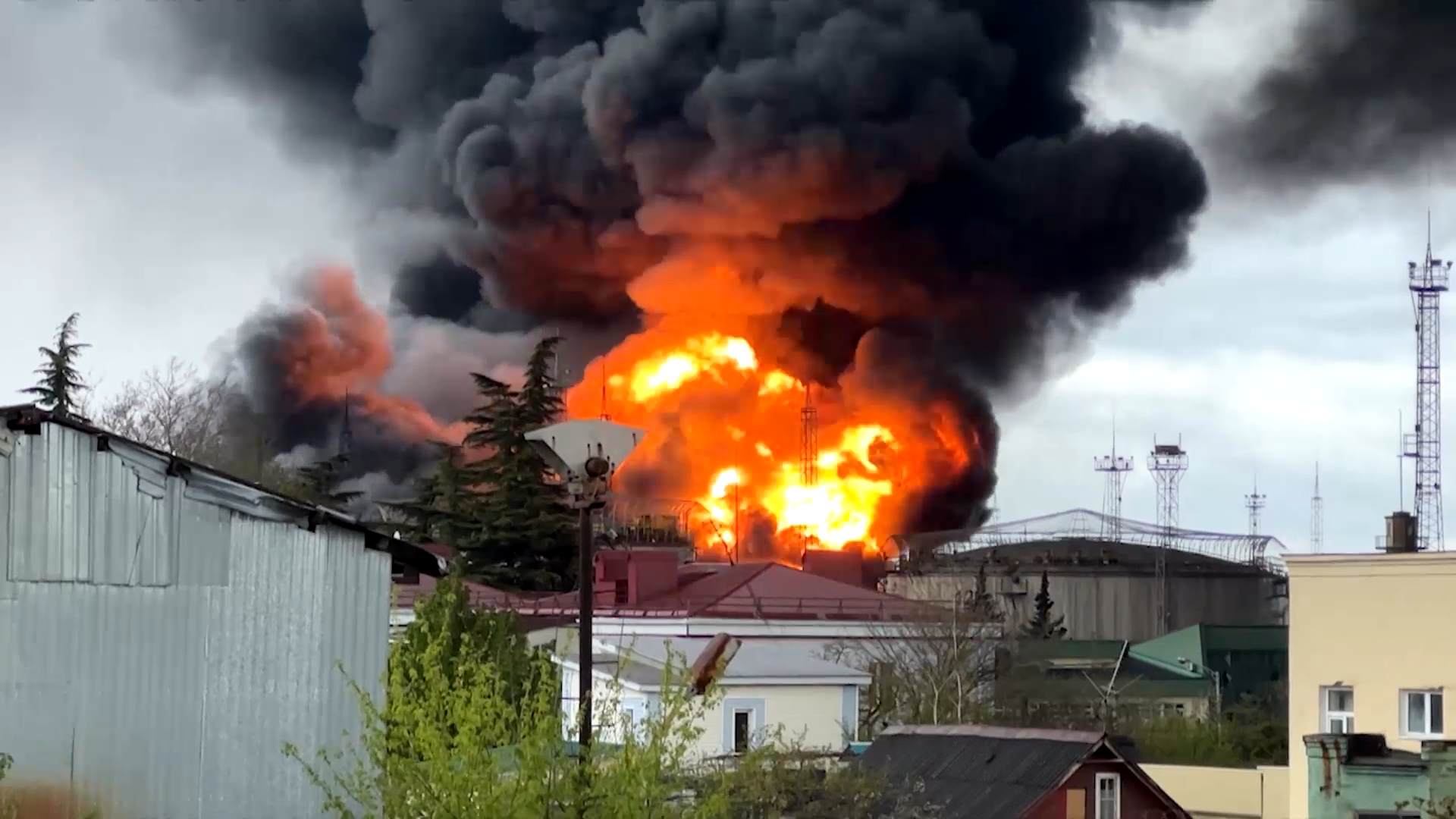 Oil fire in Tuapse