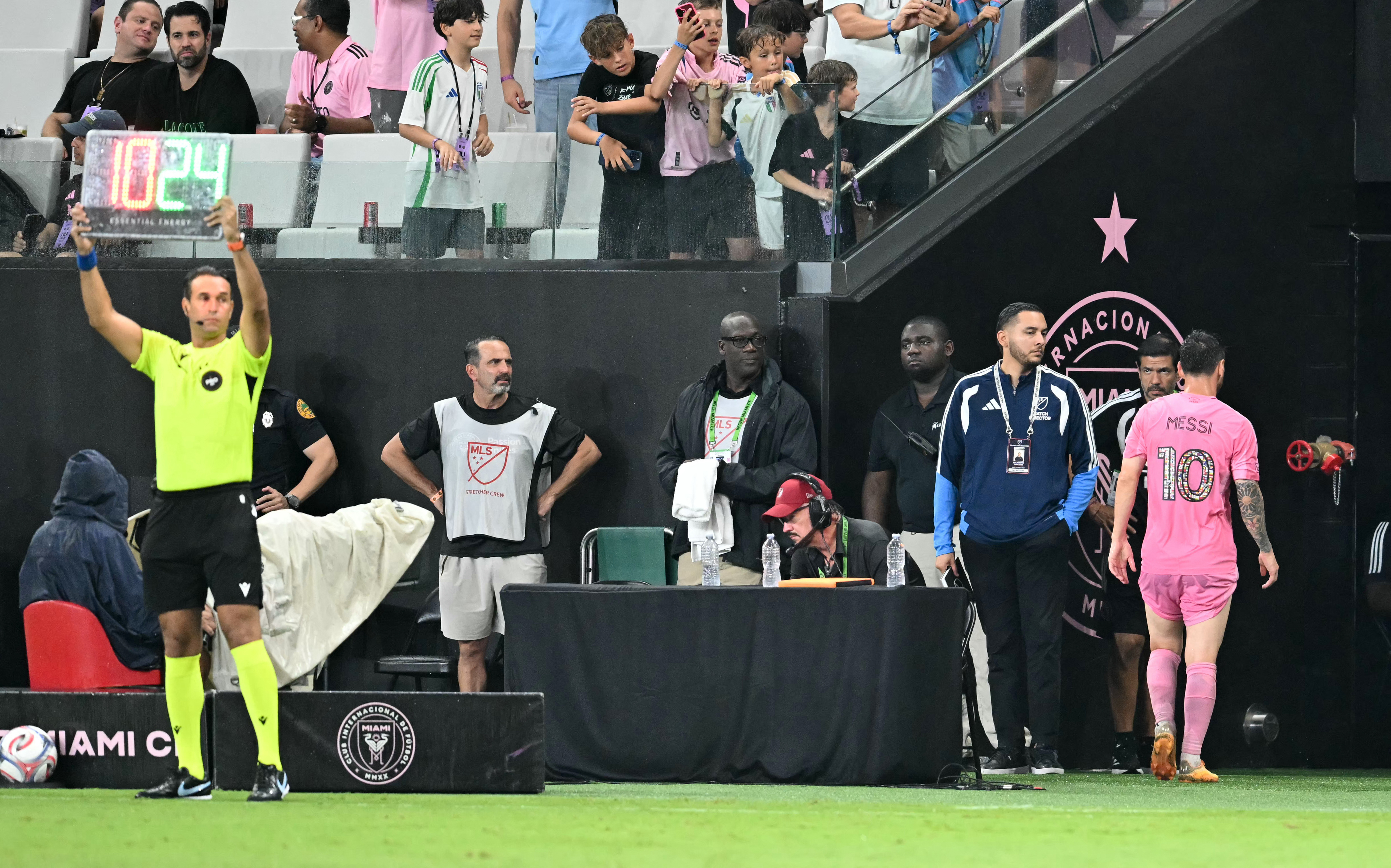 Inter Miami's Argentine forward #10 Lionel Messi leaves the field during the Major League Soccer (MLS) regular season football match between Inter Miami CF and Philadelphia Union at Nu Stadium in Miami, Florida, on May 24, 2026. (Photo by CHANDAN KHANNA / AFP) / ALTERNATE CROP