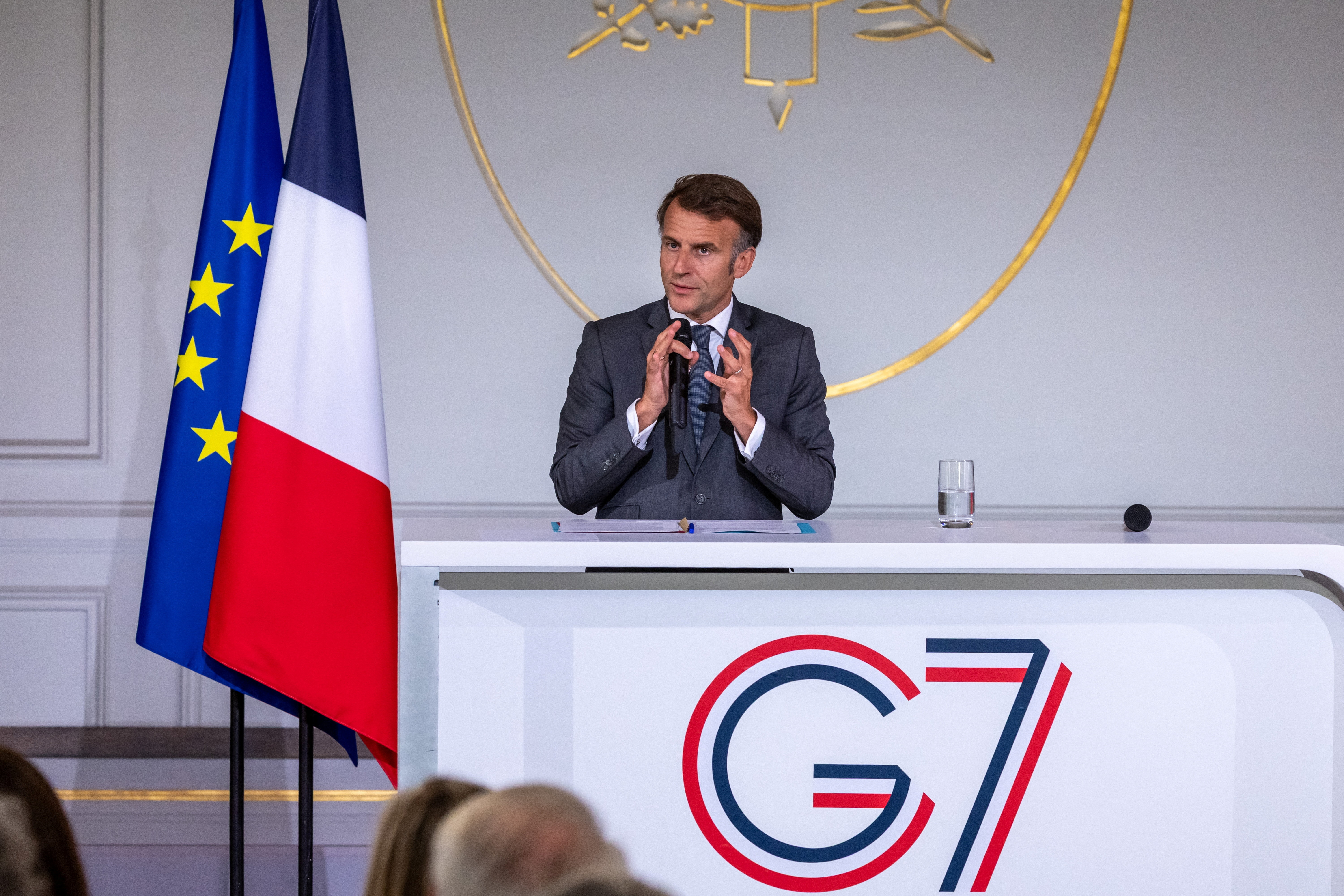 G7