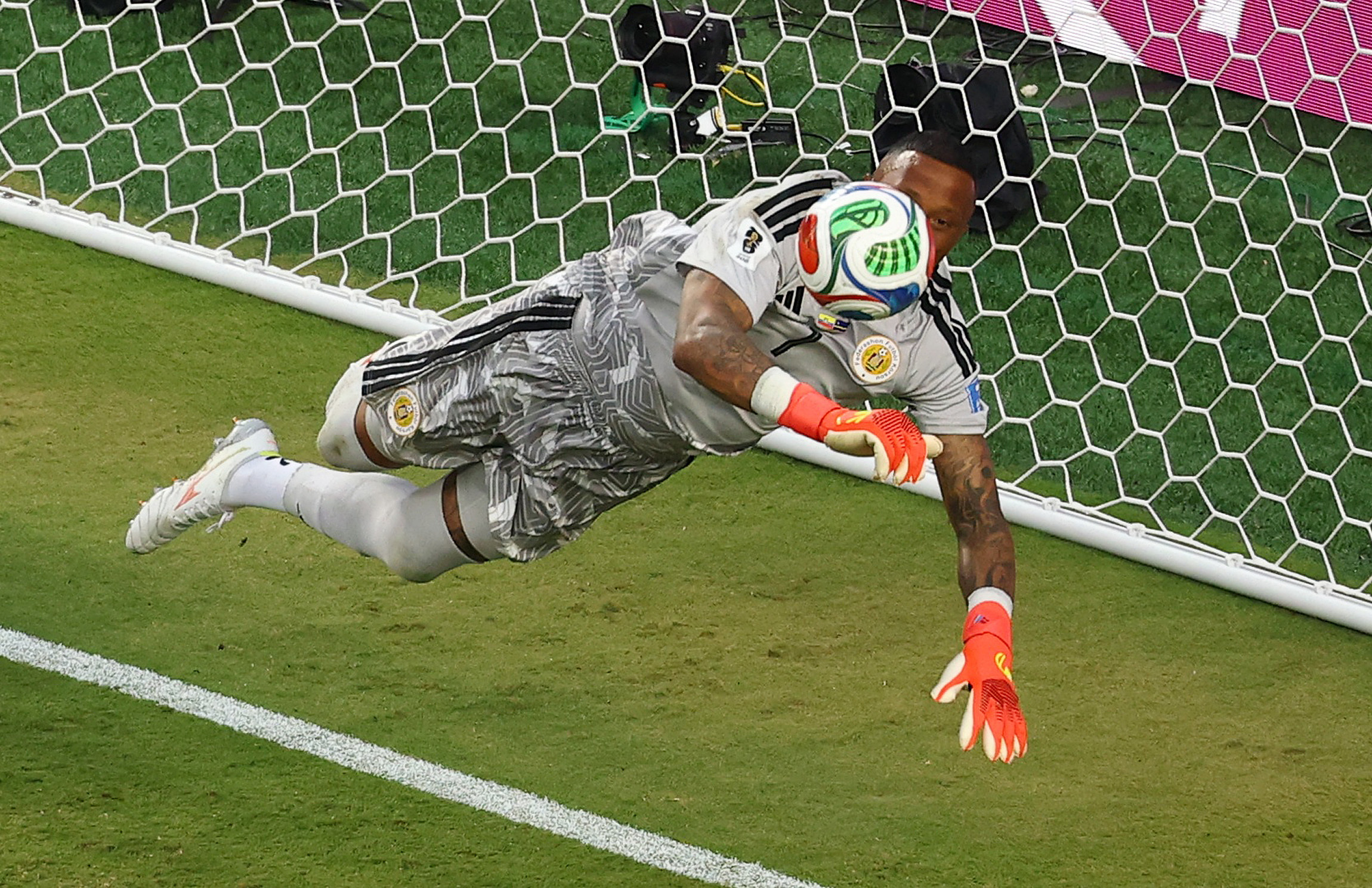 Soccer Football - FIFA World Cup 2026 - Group E - Ecuador v Curacao - Kansas City Stadium, Kansas City, Missouri, U.S. - June 20, 2026 Curacao's Eloy Room in action as he makes a save REUTERS/Kai Pfaffenbach