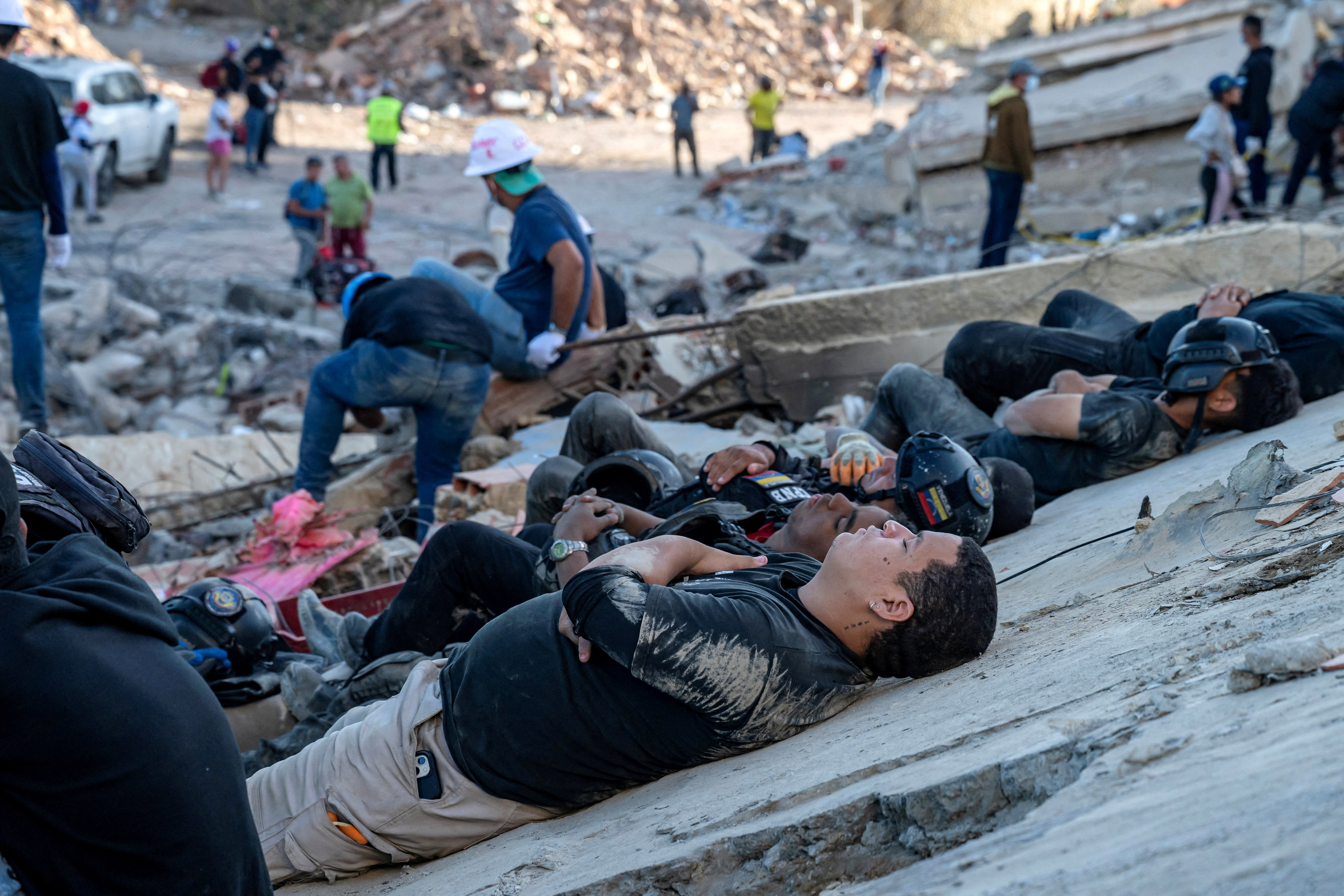 Over 1700 dead in Venezuela after devastating twin earthquakes