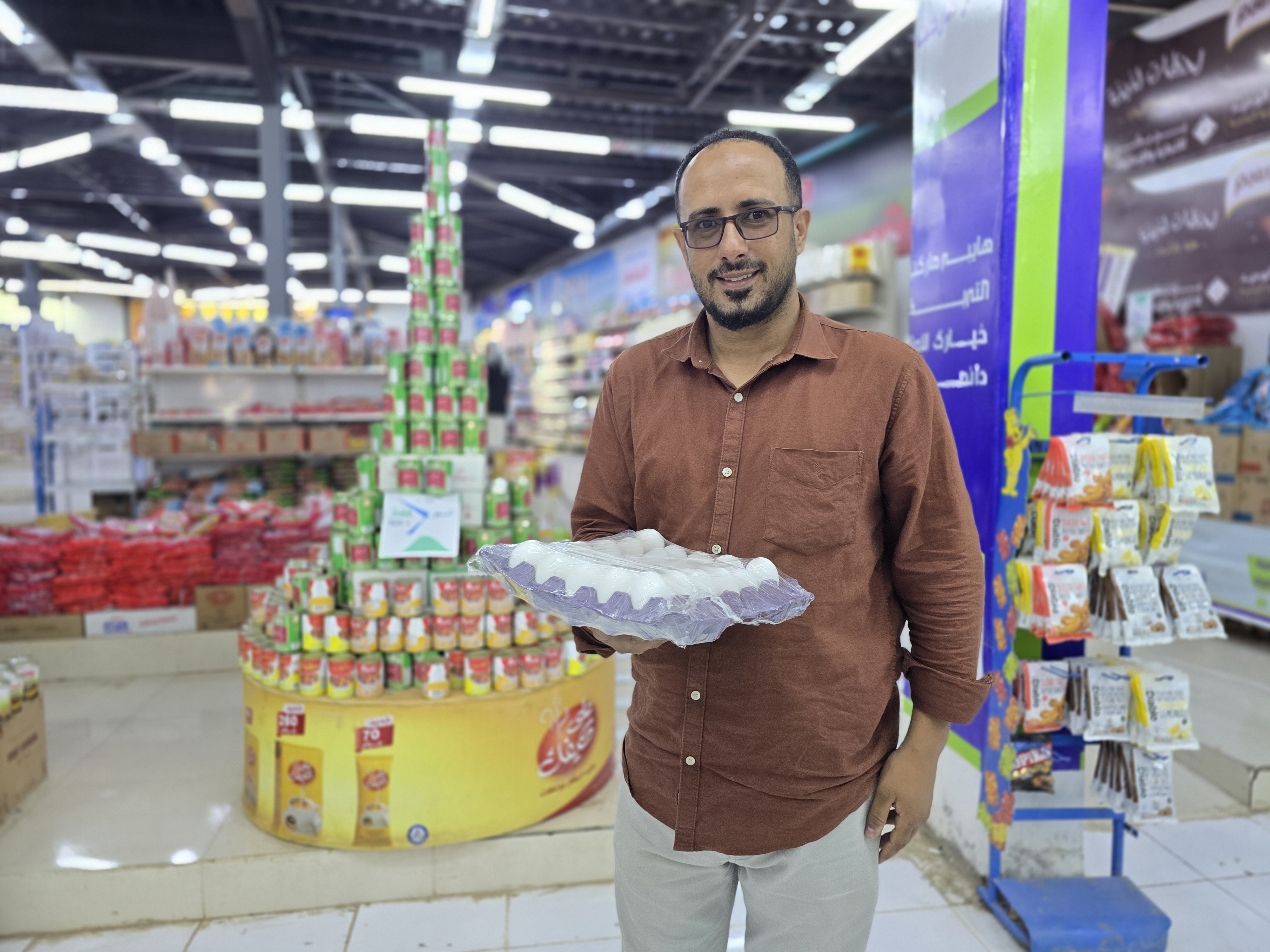 Eggs are among the foods restricted by Diaa el-Awadi’s diet recommendations, leading to a drop in the price of eggs in Taiz