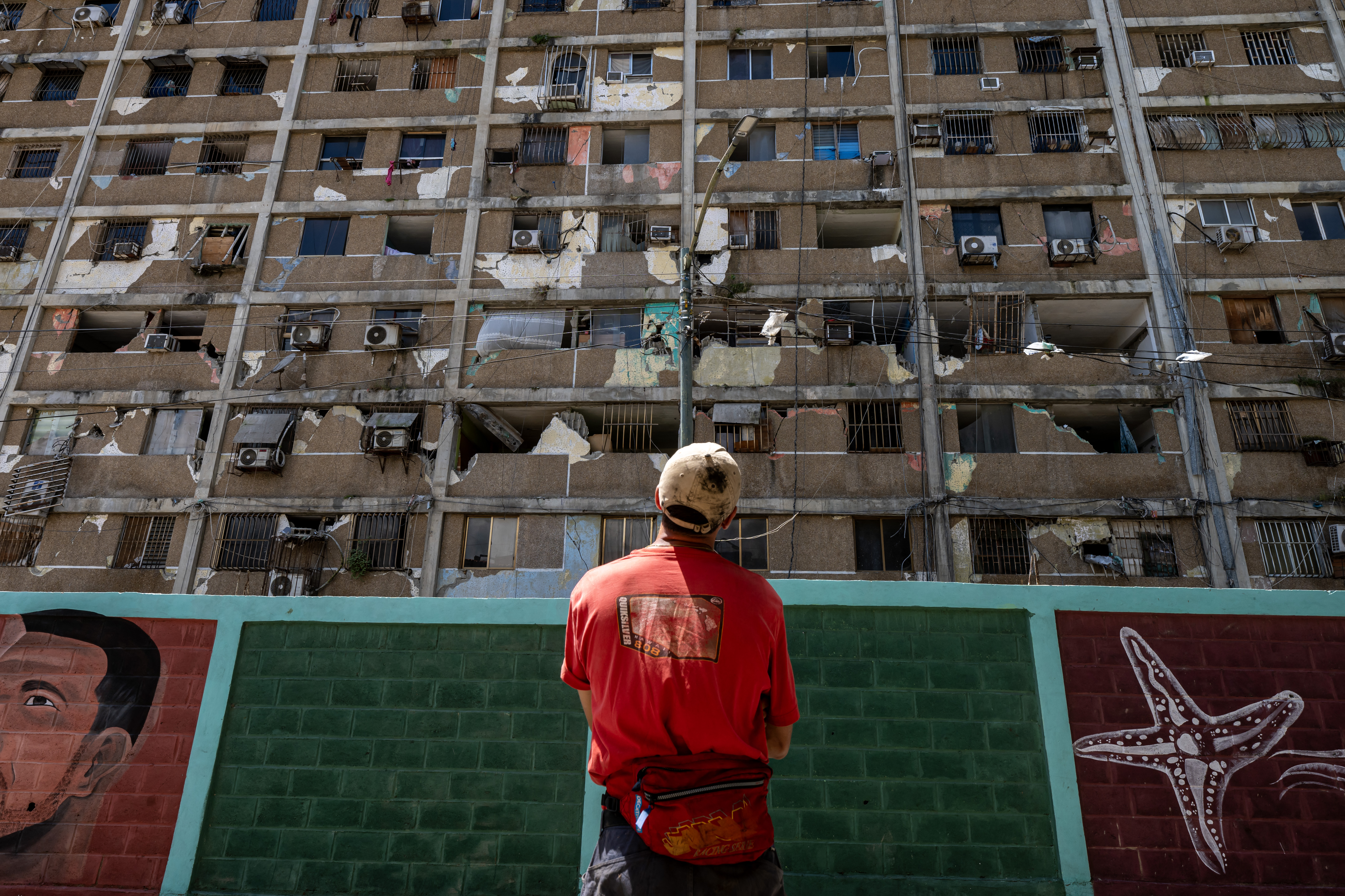 Over 1700 dead in Venezuela after devastating twin earthquakes