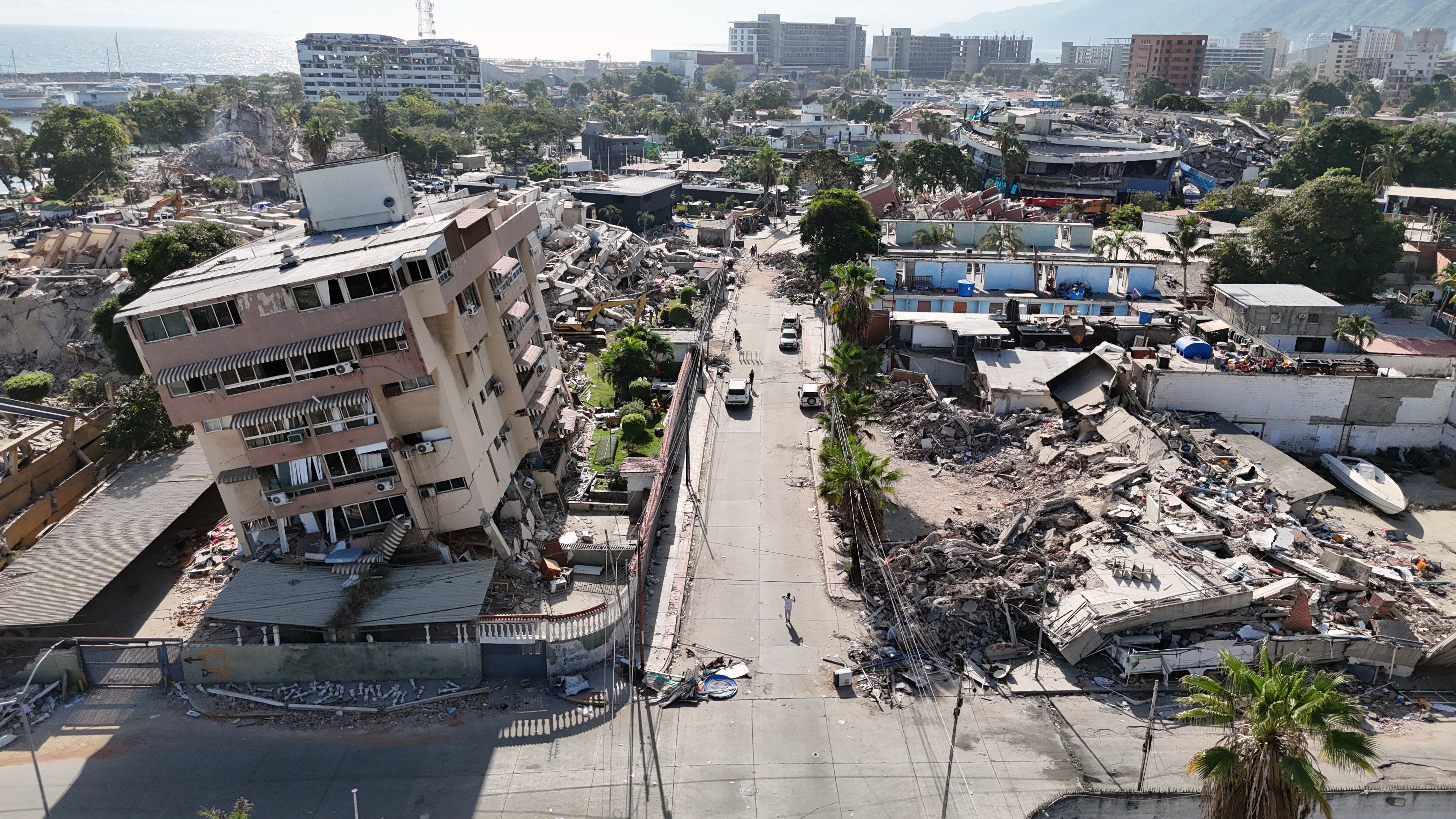 Over 1700 dead in Venezuela after devastating twin earthquakes