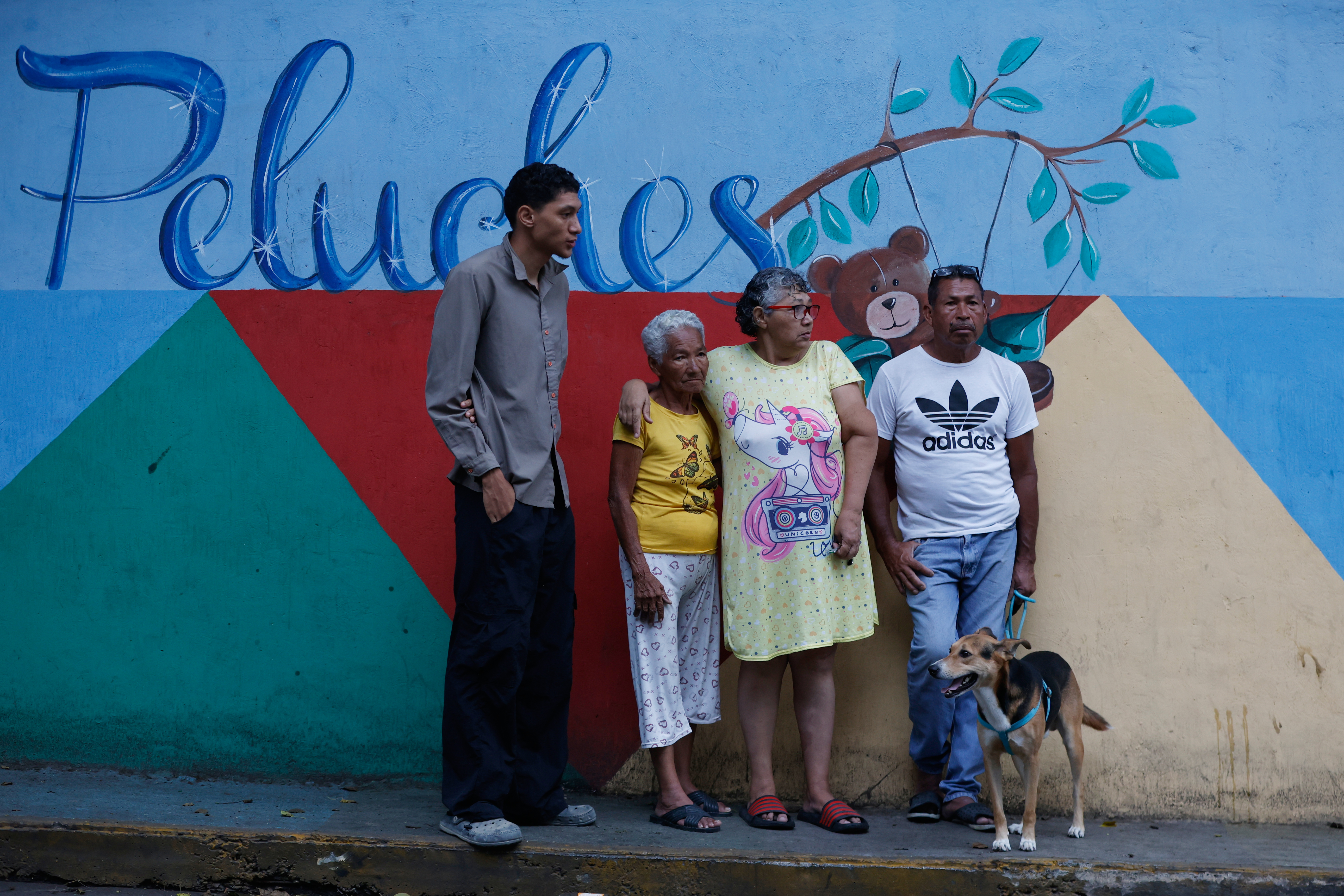 Venezuela grapples with deadly twin quakes, over 700 injured so far
