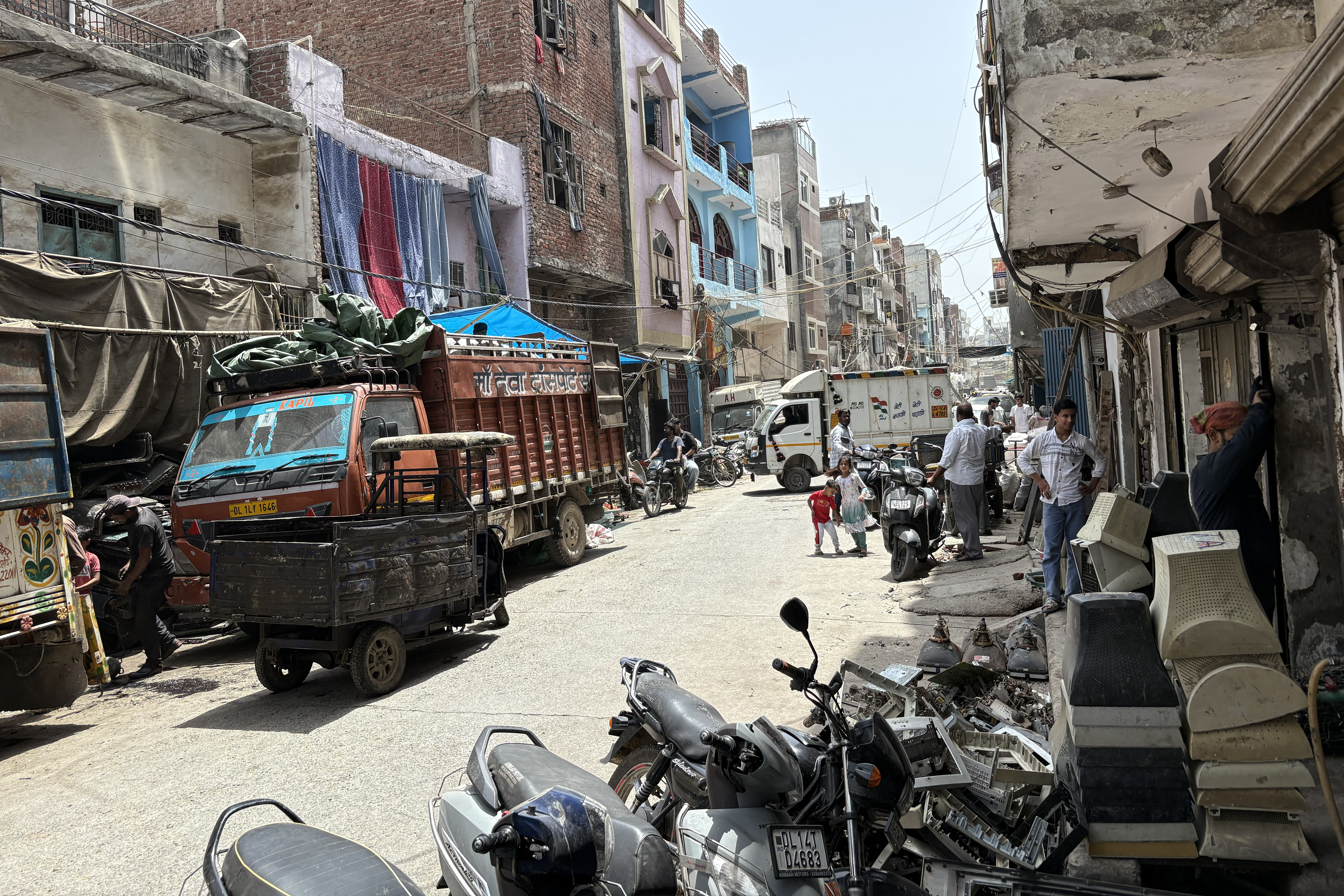 India’s E-Waste Boom: The Invisible Workers Behind the Green Economy
