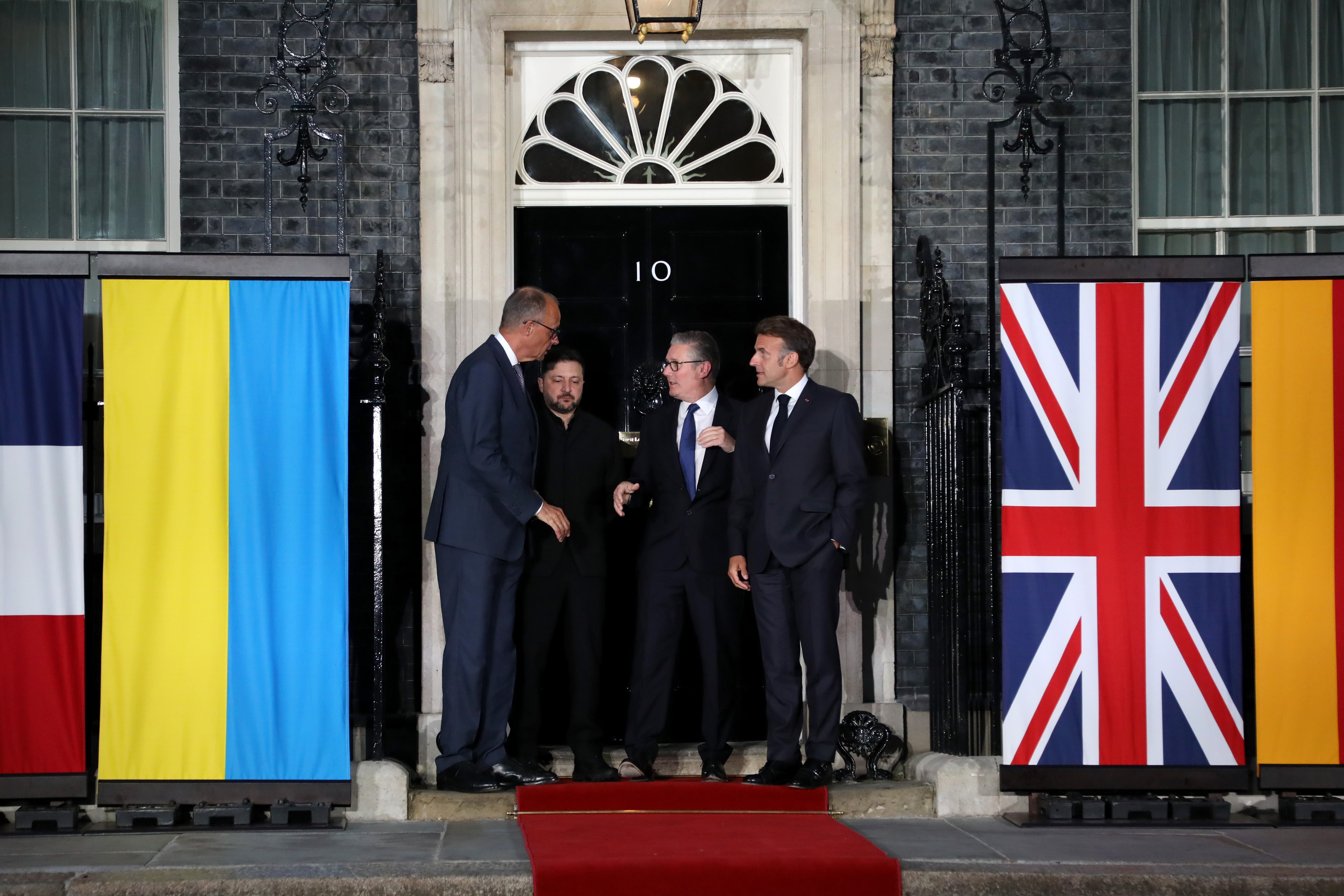 Zelenskyy met E3 leaders Macron, Merz and Starmer in London