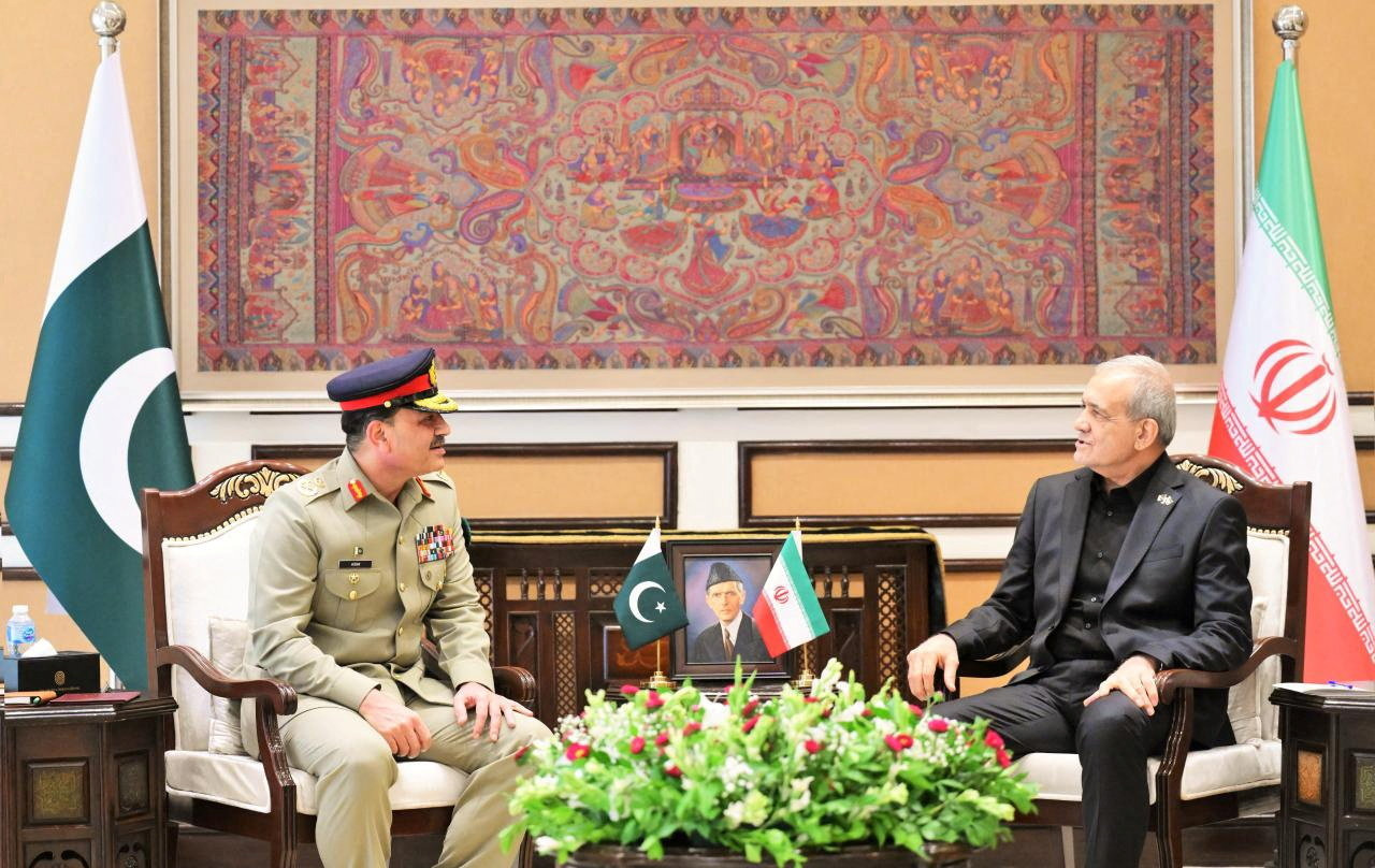 Field Marshal Syed Asim Munir meets the President of Iran, Masoud Pezeshkian, in Rawalpindi, Pakistan, June 23, 2026. Inter-Services Public Relations (ISPR)/Handout via REUTERS THIS IMAGE HAS BEEN SUPPLIED BY A THIRD PARTY.