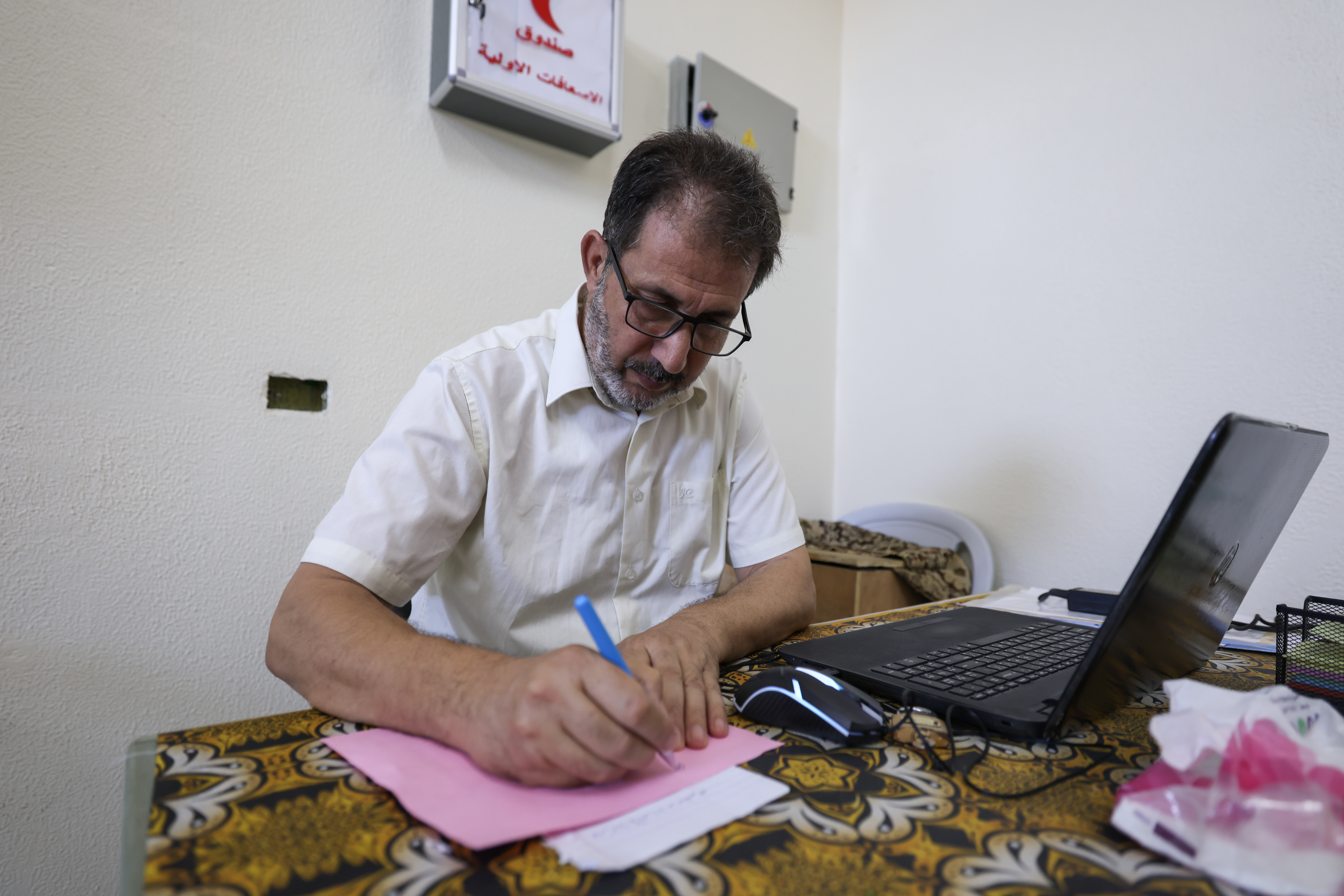  Professor Dr. Abdul Raouf Al-Manama, Dean of the Faculty of Health Sciences - Islamic University of Gaza [Omar Asthawy/Al Jazeera]