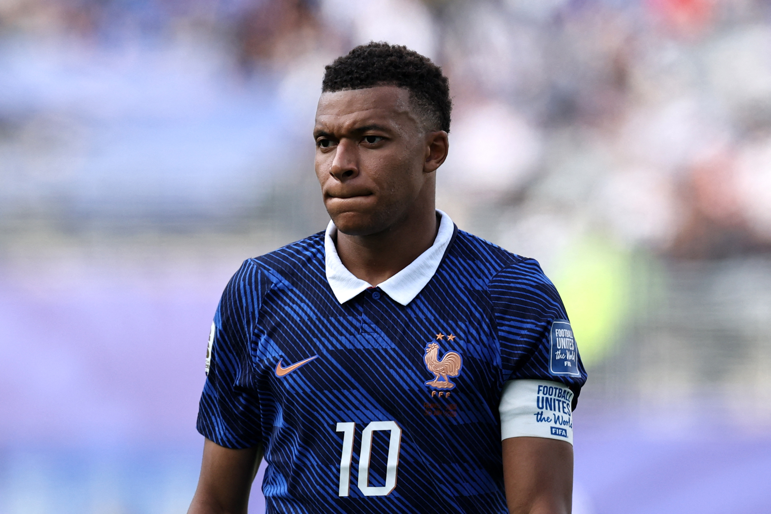 EAST RUTHERFORD, NEW JERSEY - JUNE 30: Kylian Mbappe #10 of France looks on during the FIFA World Cup 2026 Round Of 32 match between France and Sweden at New York New Jersey Stadium on June 30, 2026 in East Rutherford, New Jersey. Buda Mendes/Getty Images/AFP (Photo by Buda Mendes / GETTY IMAGES NORTH AMERICA / Getty Images via AFP)