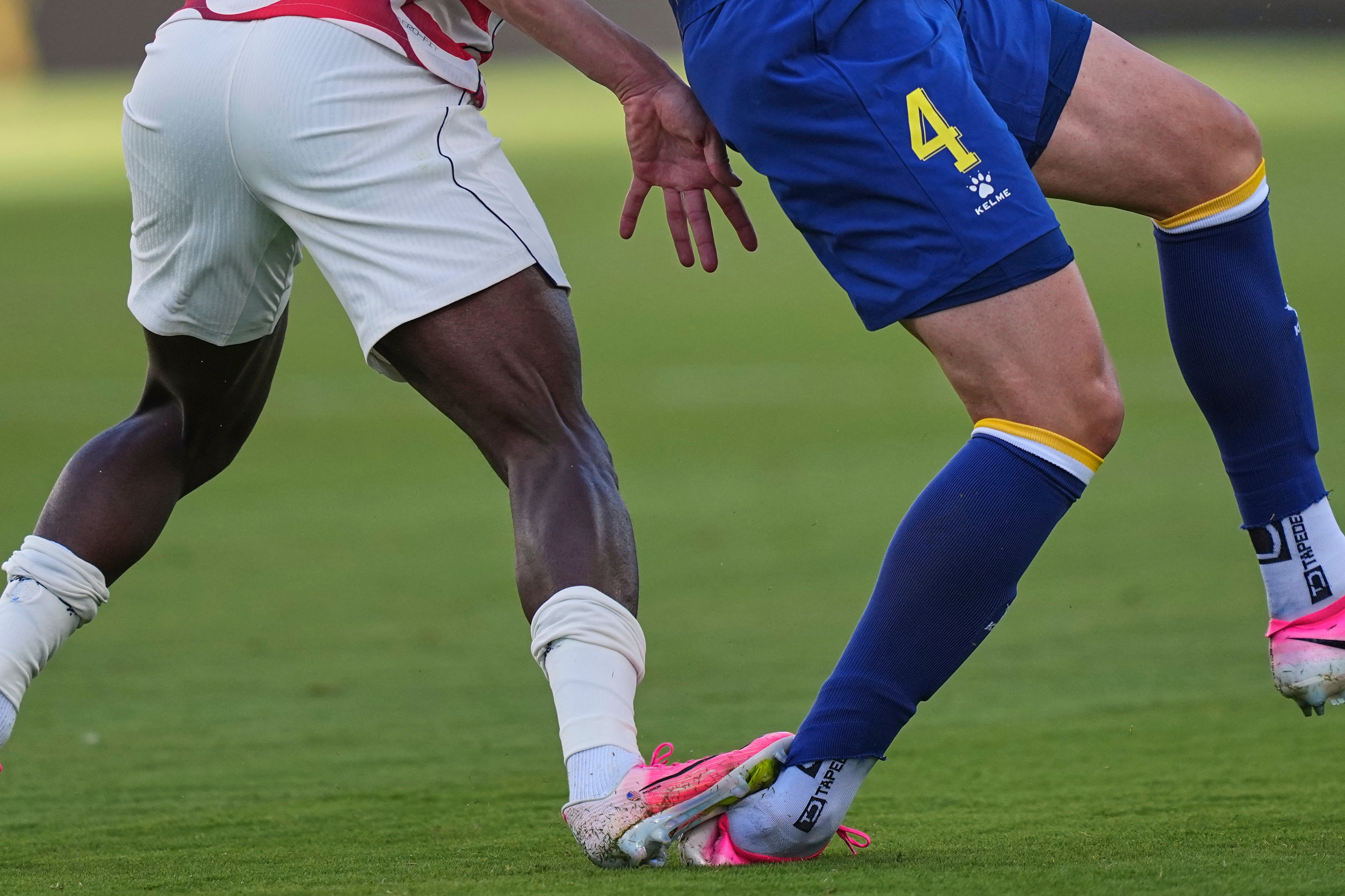 USA’s Folarin Balogun steps on the ankle of Tarik Muharemovic, for which he received a red card during the match against Bosnia, July 1, 2026