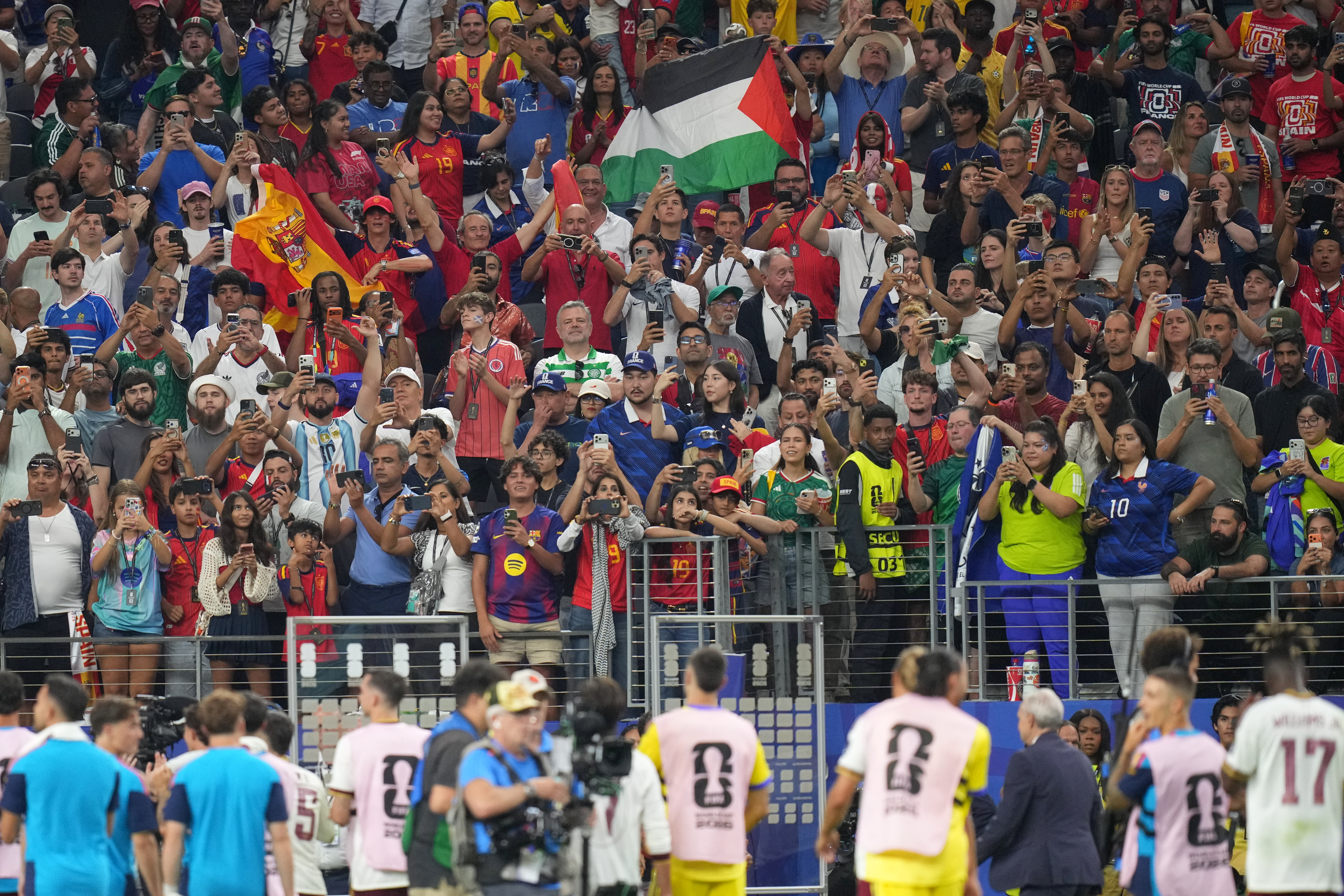 Spain celebrate World Cup final qualification in Madrid