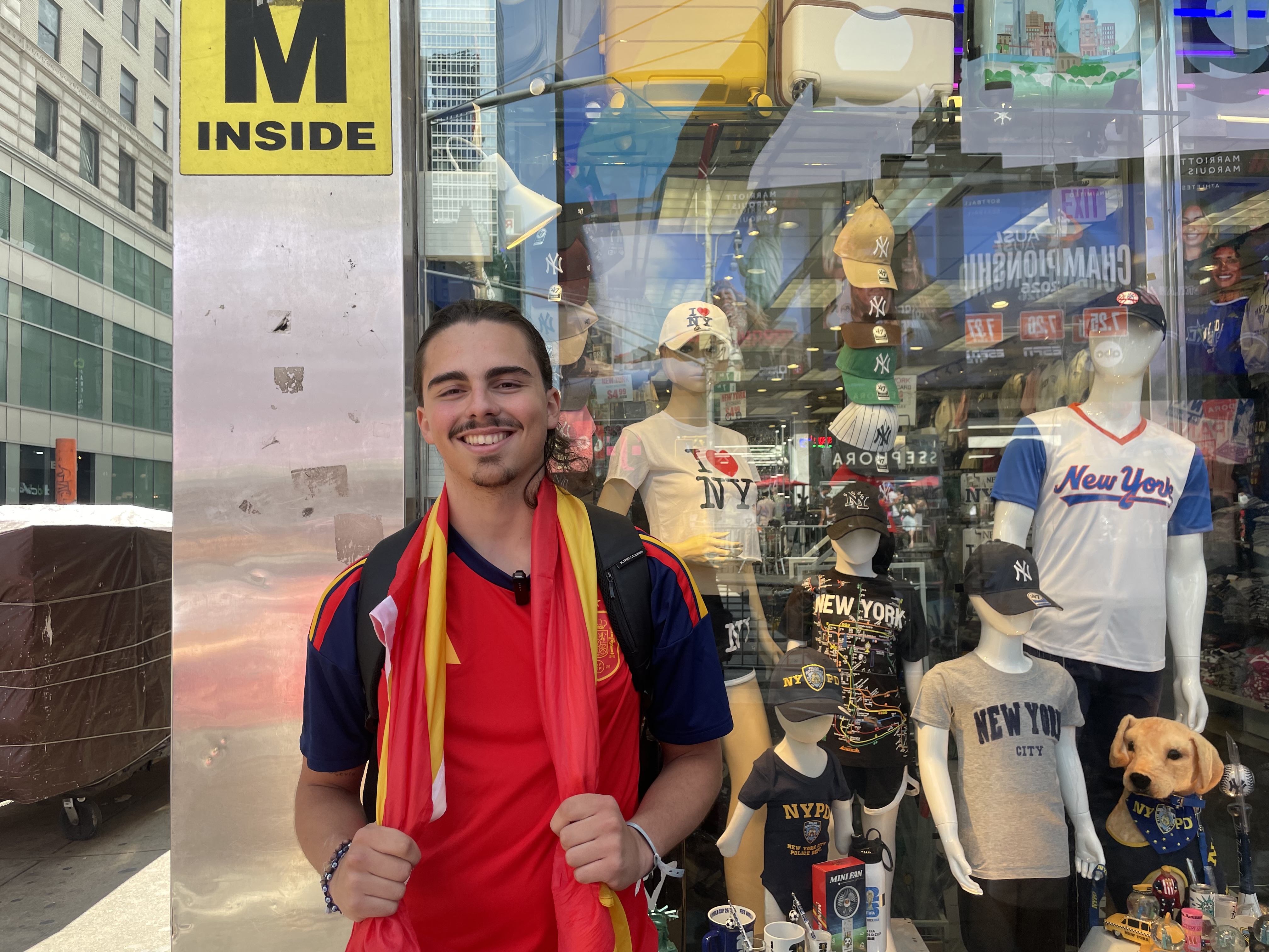 Fan Nicolas Oliver visits New York for the first time for the FIFA World Cup 2026 final