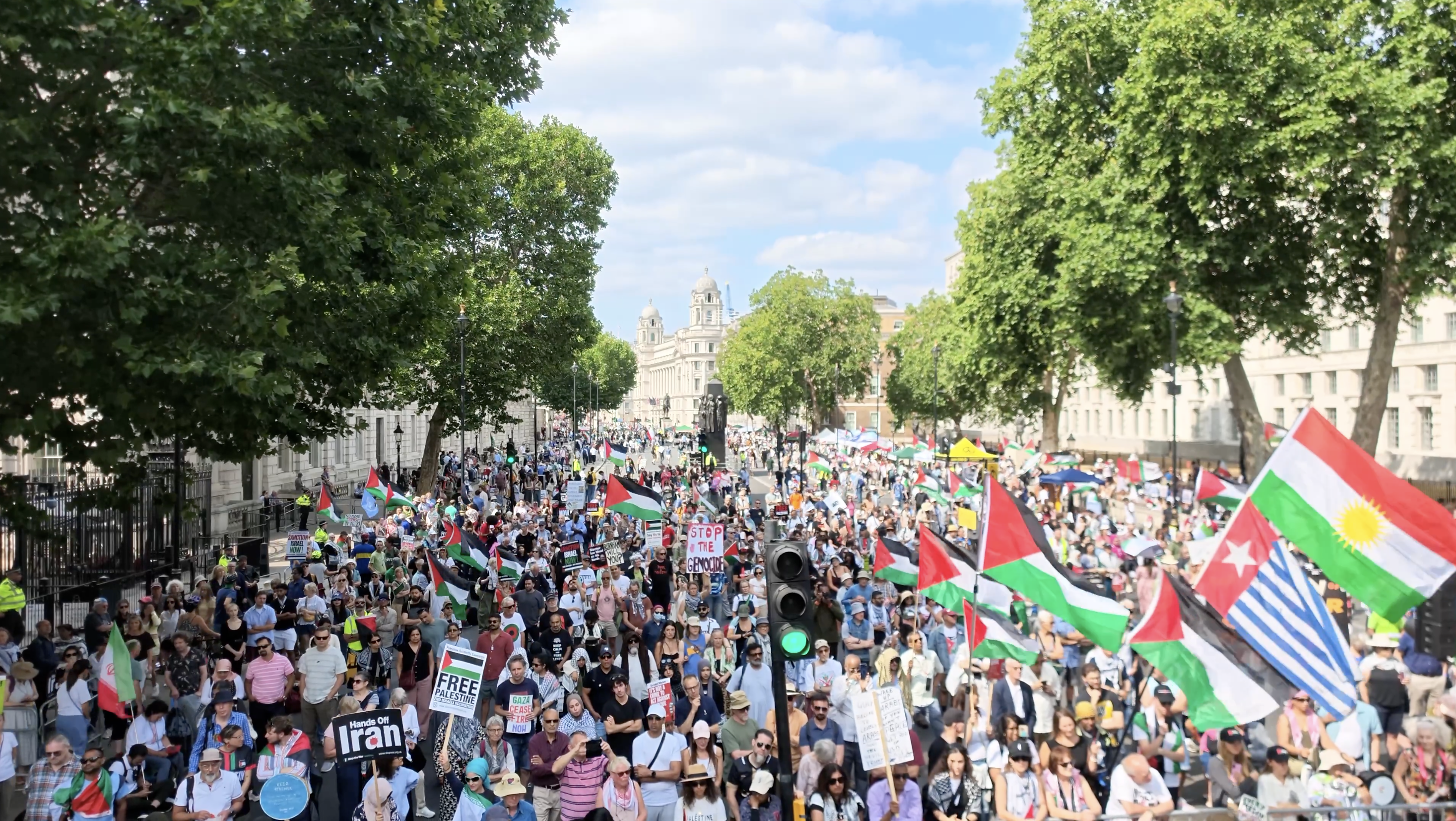Thousands participate in London march in support of Palestinian rights