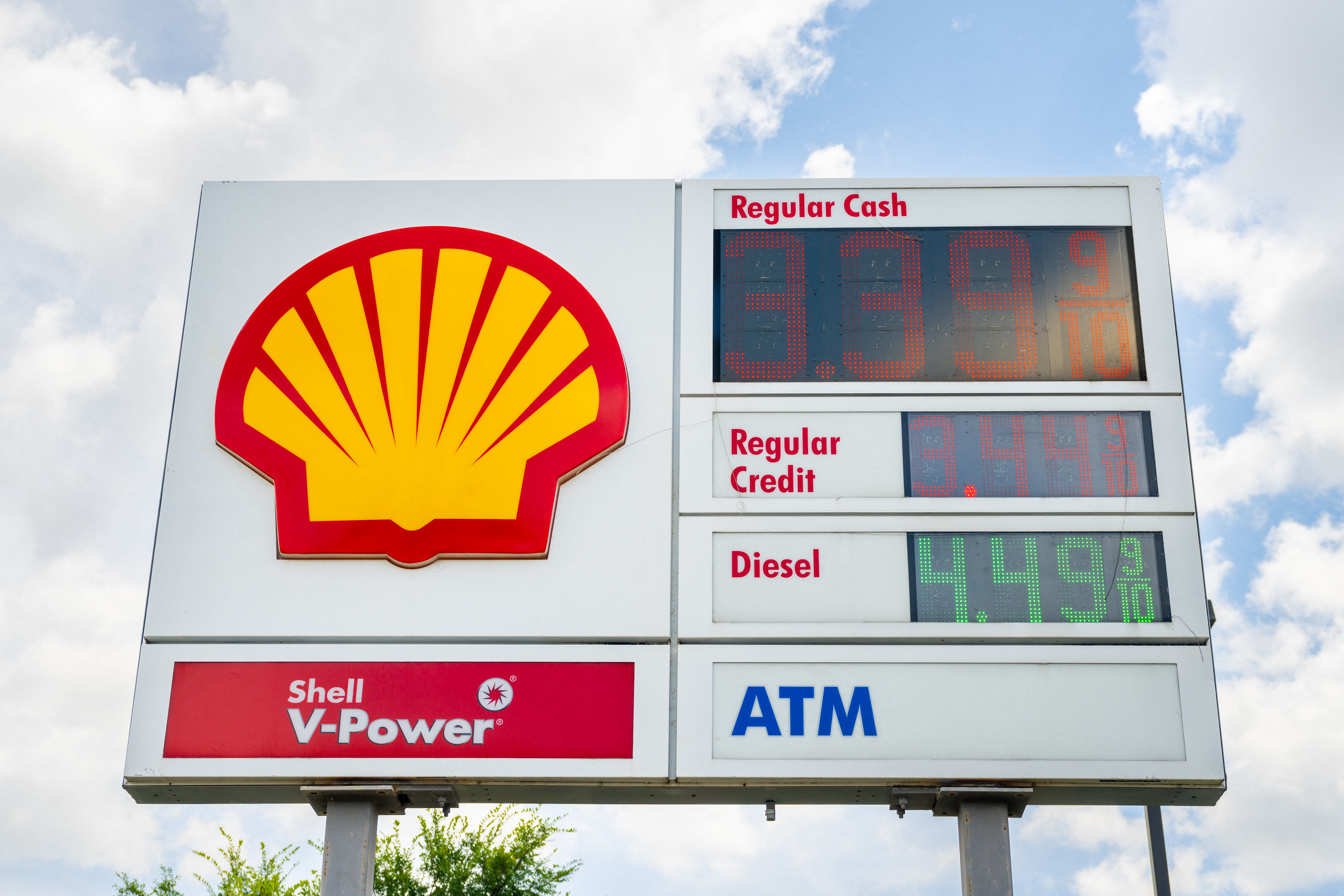 AUSTIN, TEXAS - JULY 10: Shell gas prices are displayed on July 10, 2026 in Austin, Texas. A recent survey conducted by The Harris Poll found that groceries and gasoline top the list of goods Americans are struggling to afford. Brandon Bell/Getty Images/AFP (Photo by Brandon Bell / GETTY IMAGES NORTH AMERICA / Getty Images via AFP)