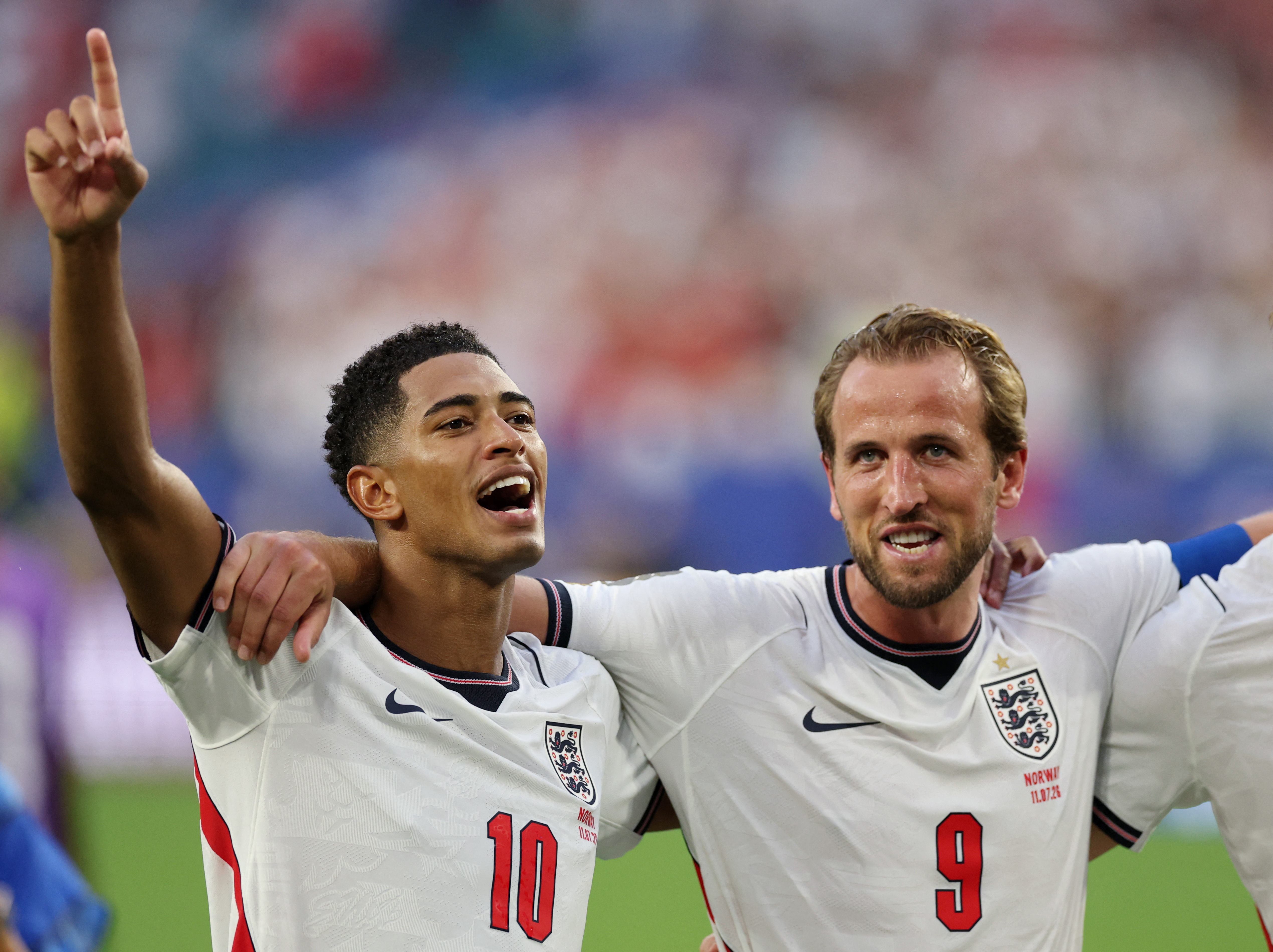 Soccer Football - FIFA World Cup 2026 - Quarter Final - Norway v England - Miami Stadium, Miami Gardens, Florida, U.S. - July 11, 2026 England's Jude Bellingham and Harry Kane celebrate after the match as England qualify for the semi finals of the World Cup REUTERS/Paul Childs
