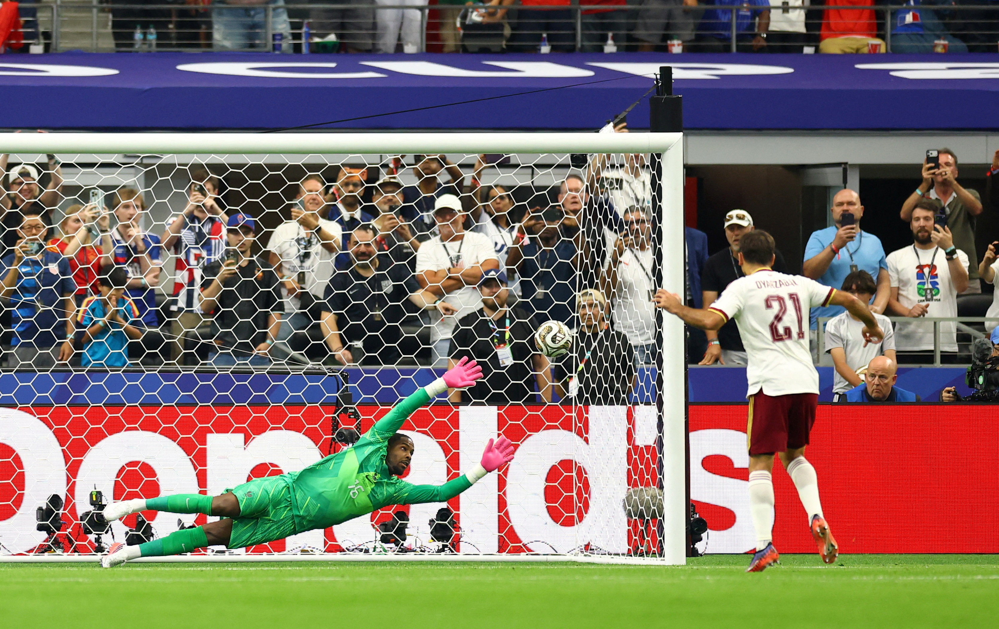 Soccer Football - FIFA World Cup 2026 - Semi Final - France v Spain - Dallas Stadium, Arlington, Texas, U.S. - July 14, 2026 Spain's Mikel Oyarzabal scores their first goal from the penalty spot REUTERS/Hannah Mckay TPX IMAGES OF THE DAY