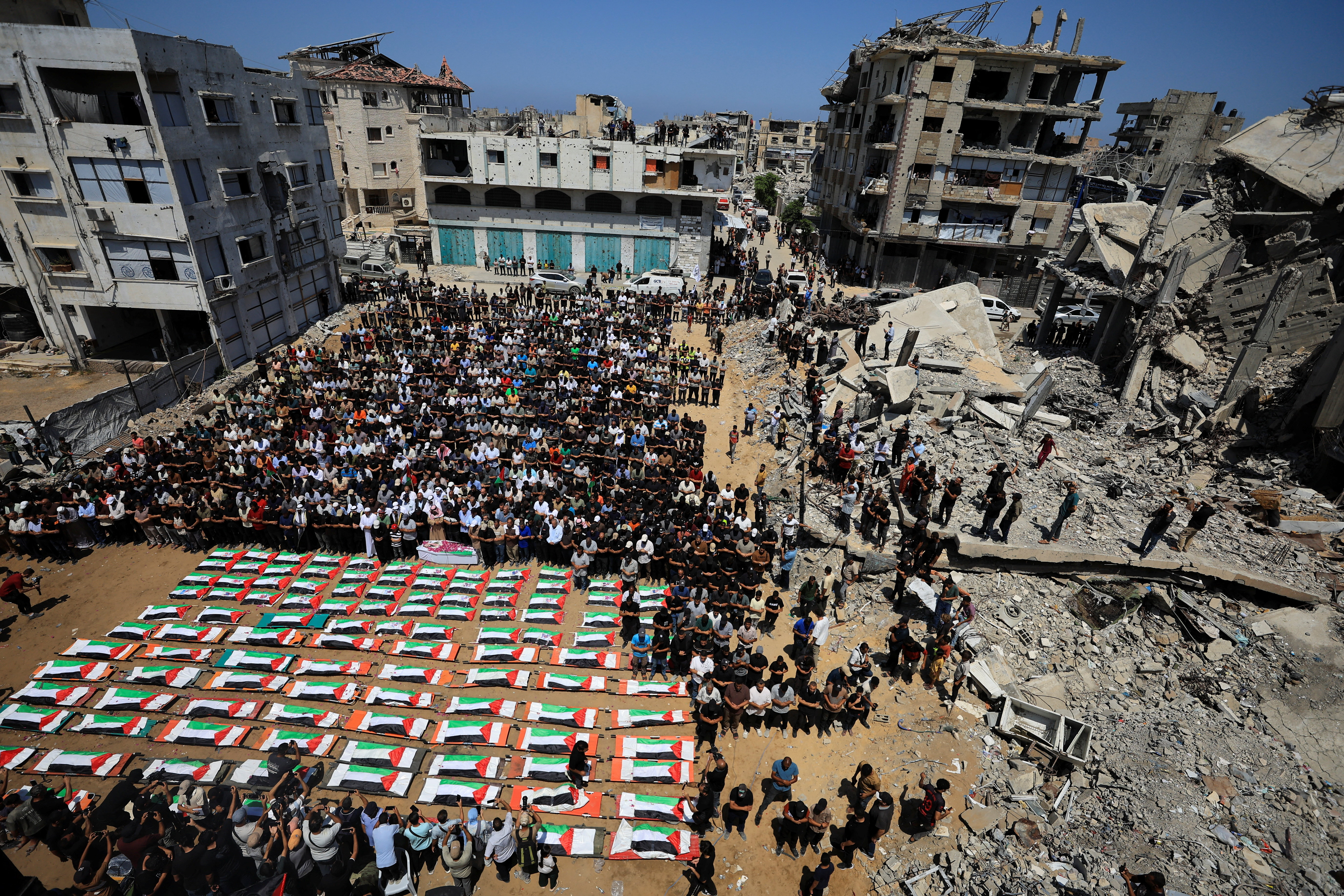 Funeral of 112 members of the Hassayna and Abu Sharia clan, in Gaza City